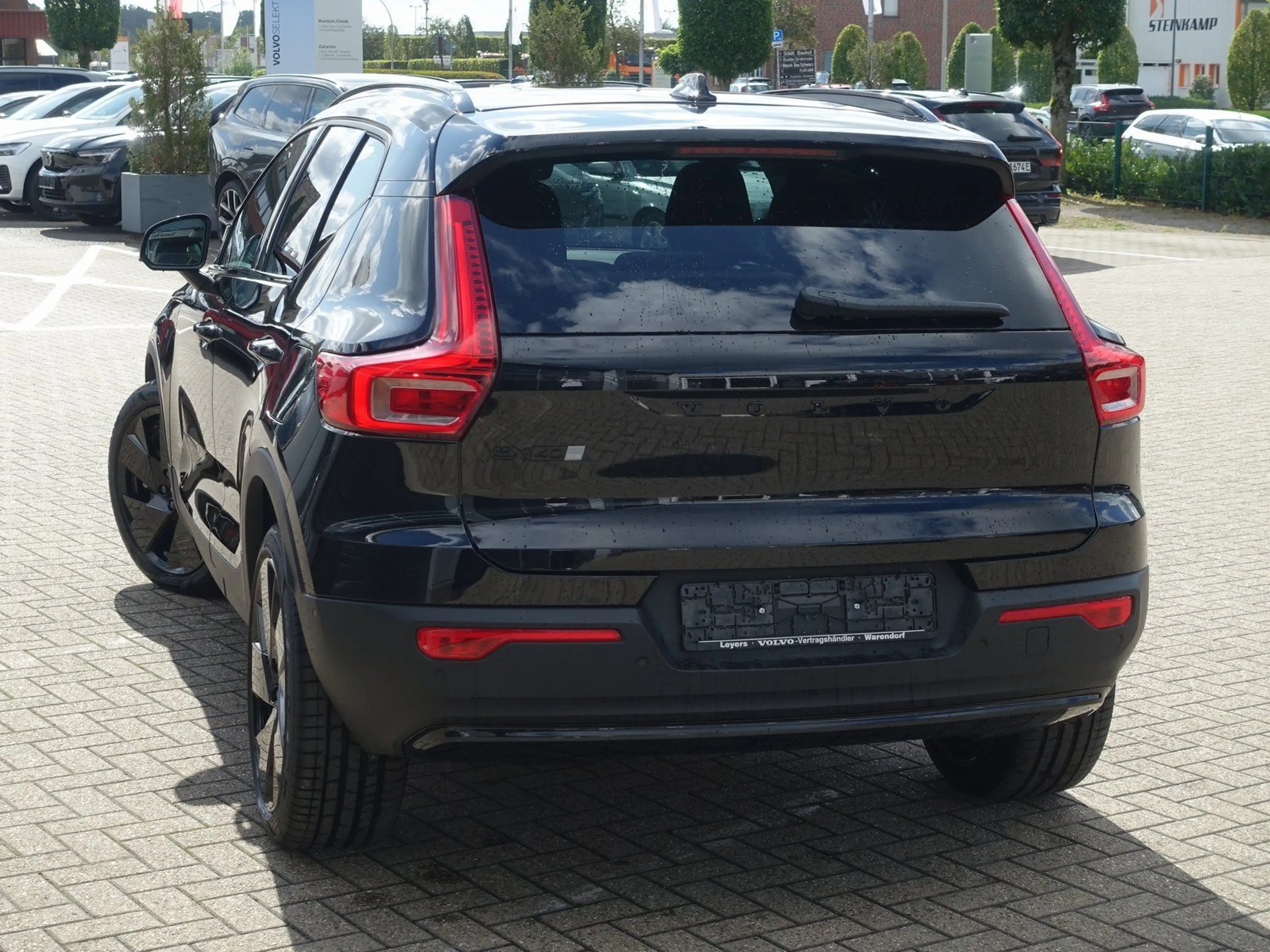 Volvo EX40 Black Edition Plus Extended Range Pano/H&K — photo 4