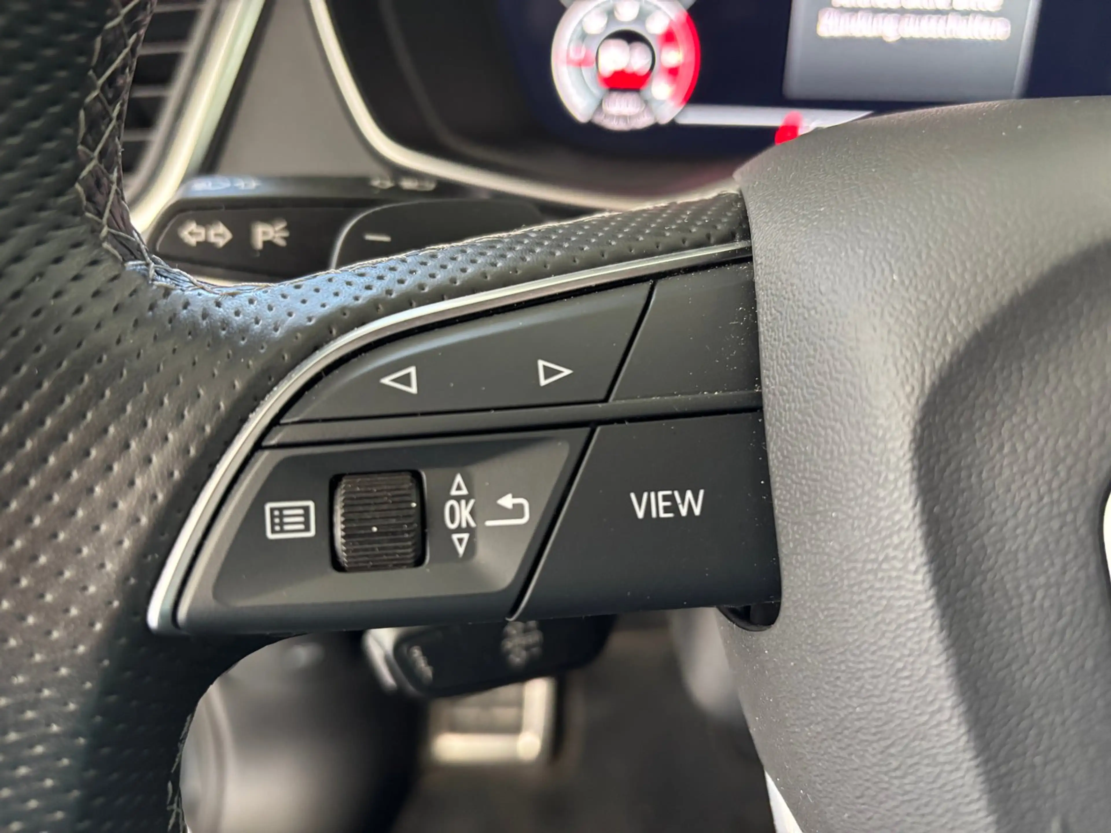 Audi SQ5 TDI quattro — photo 9