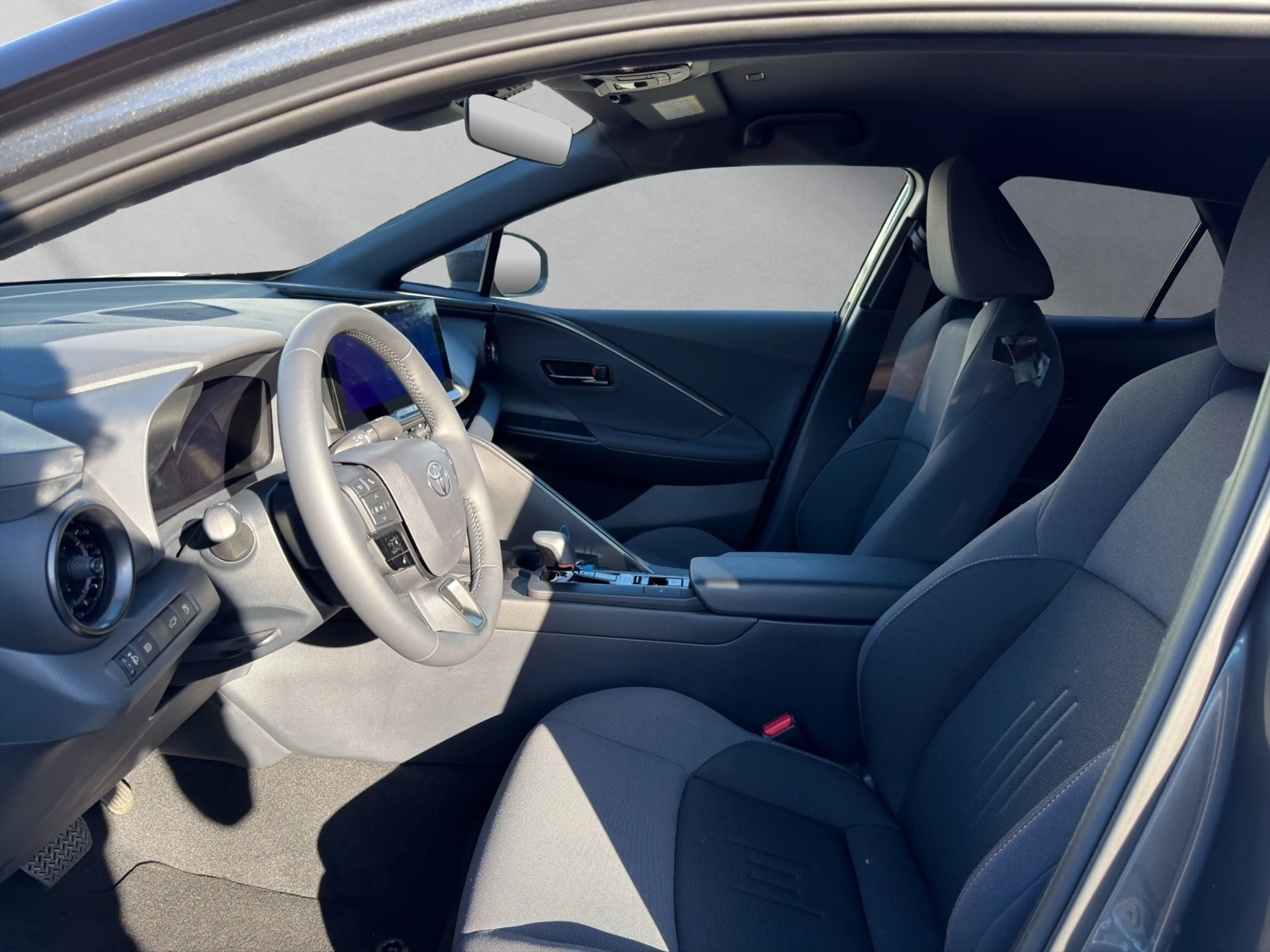 Toyota C-HR Hybrid FWD Teamplayer — photo 9