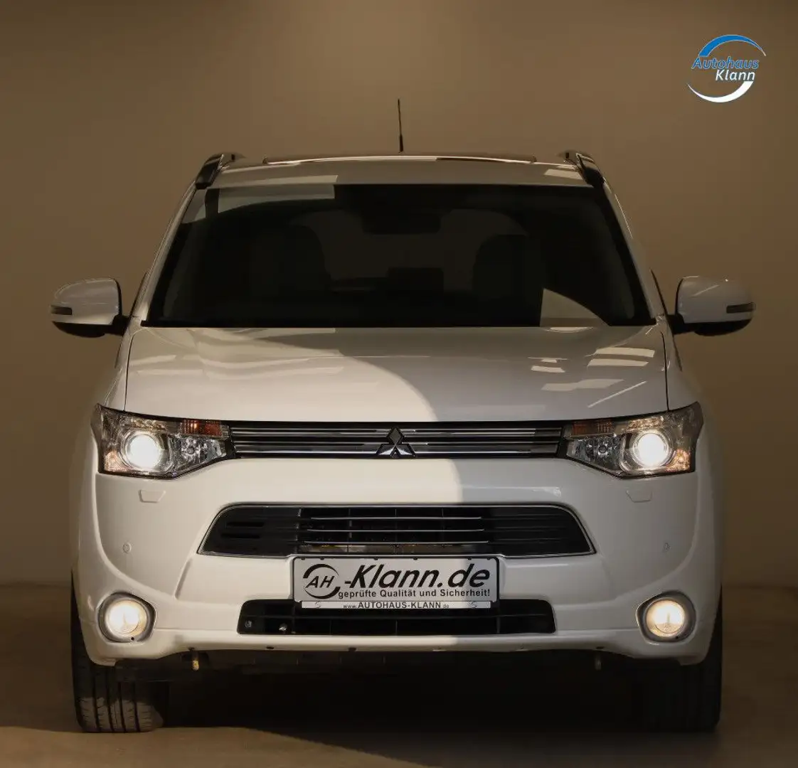 Mitsubishi Outlander 2.0 121PS PHEV Instyle 4WD Leder 1.H Blanc - 2