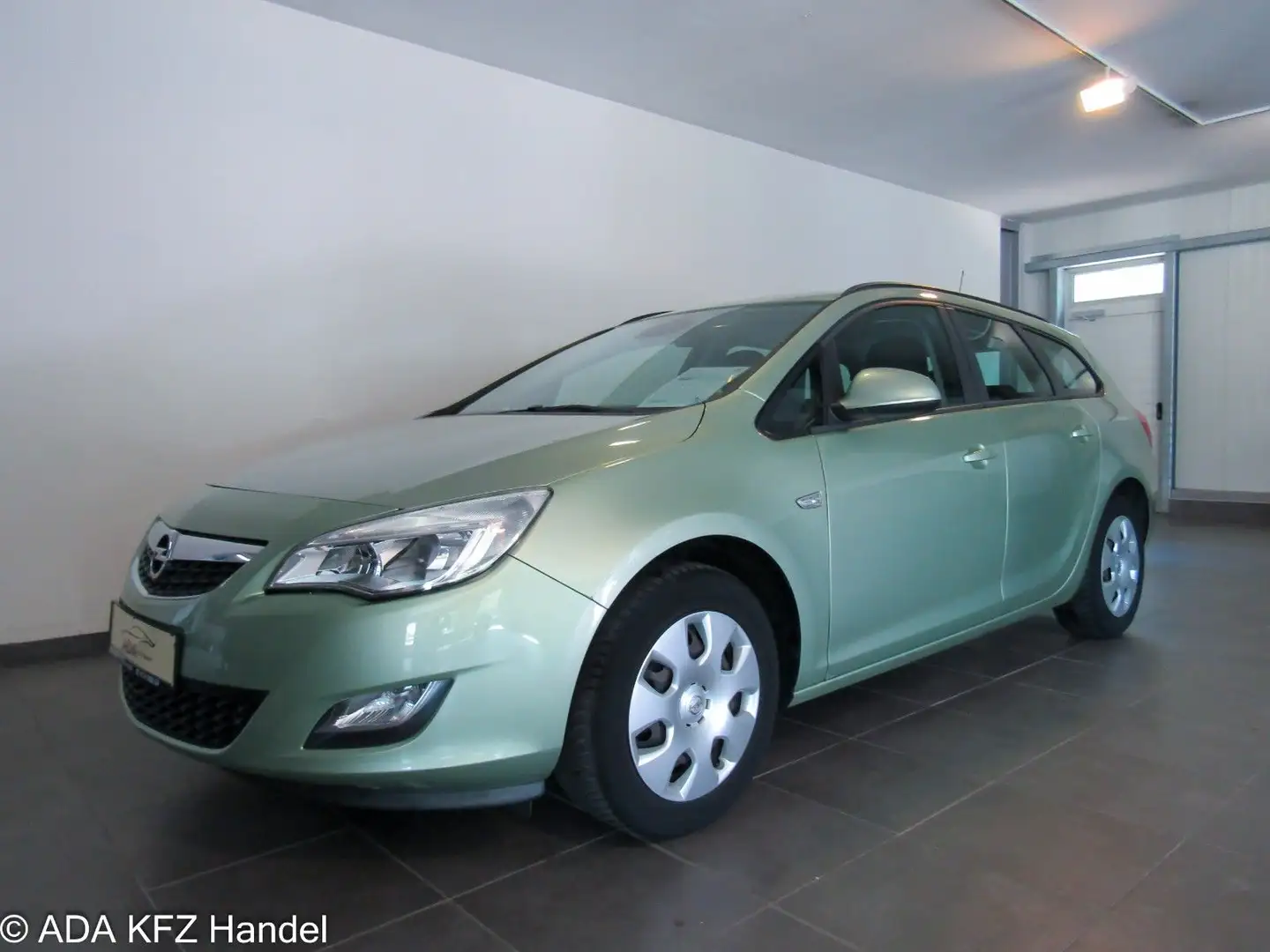 Opel Astra J Sports Tourer Edition,Klima,PDS,Tempomat Grün - 1