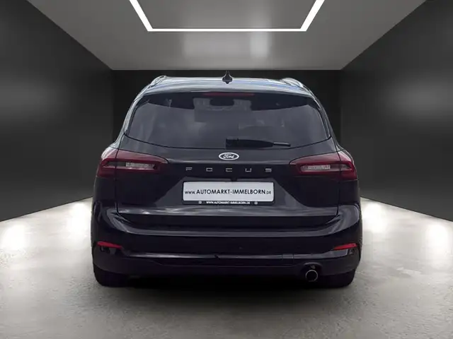 Ford Focus view 10