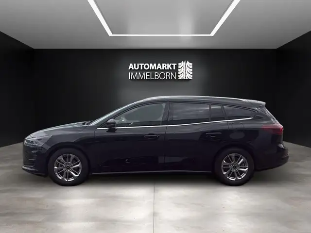 Ford Focus view 11