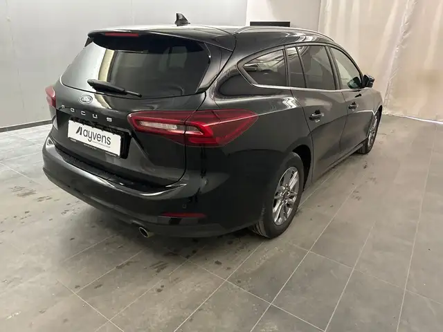 Ford Focus view 4