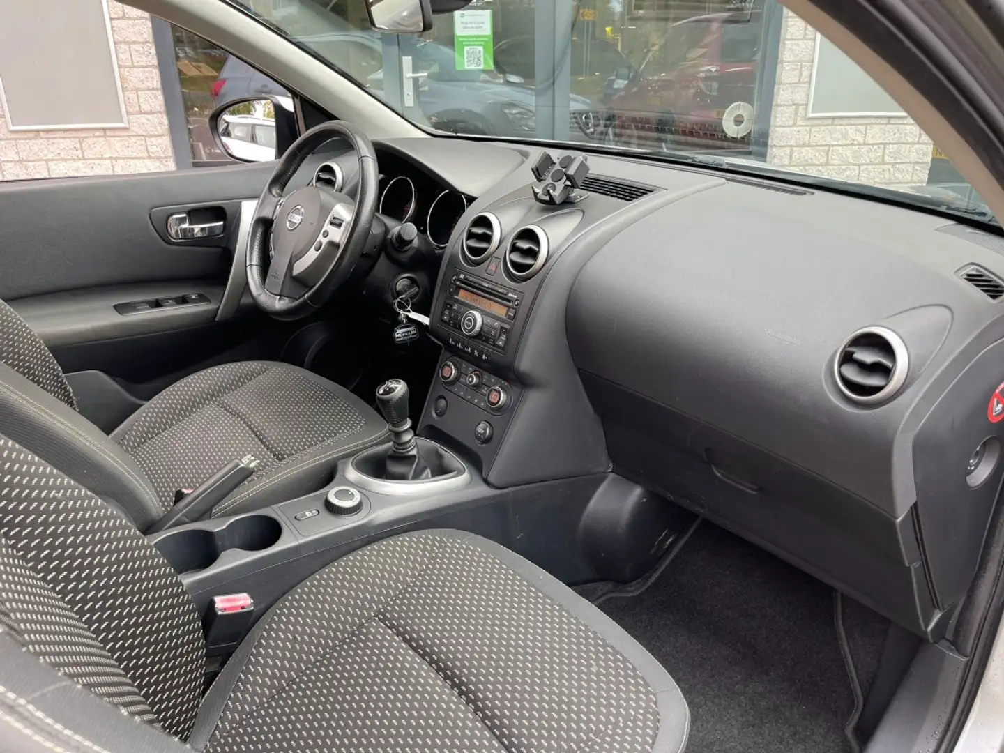 Nissan Qashqai 2.0 Acenta 4WD Clima Trekhaak Apk Gris - 2