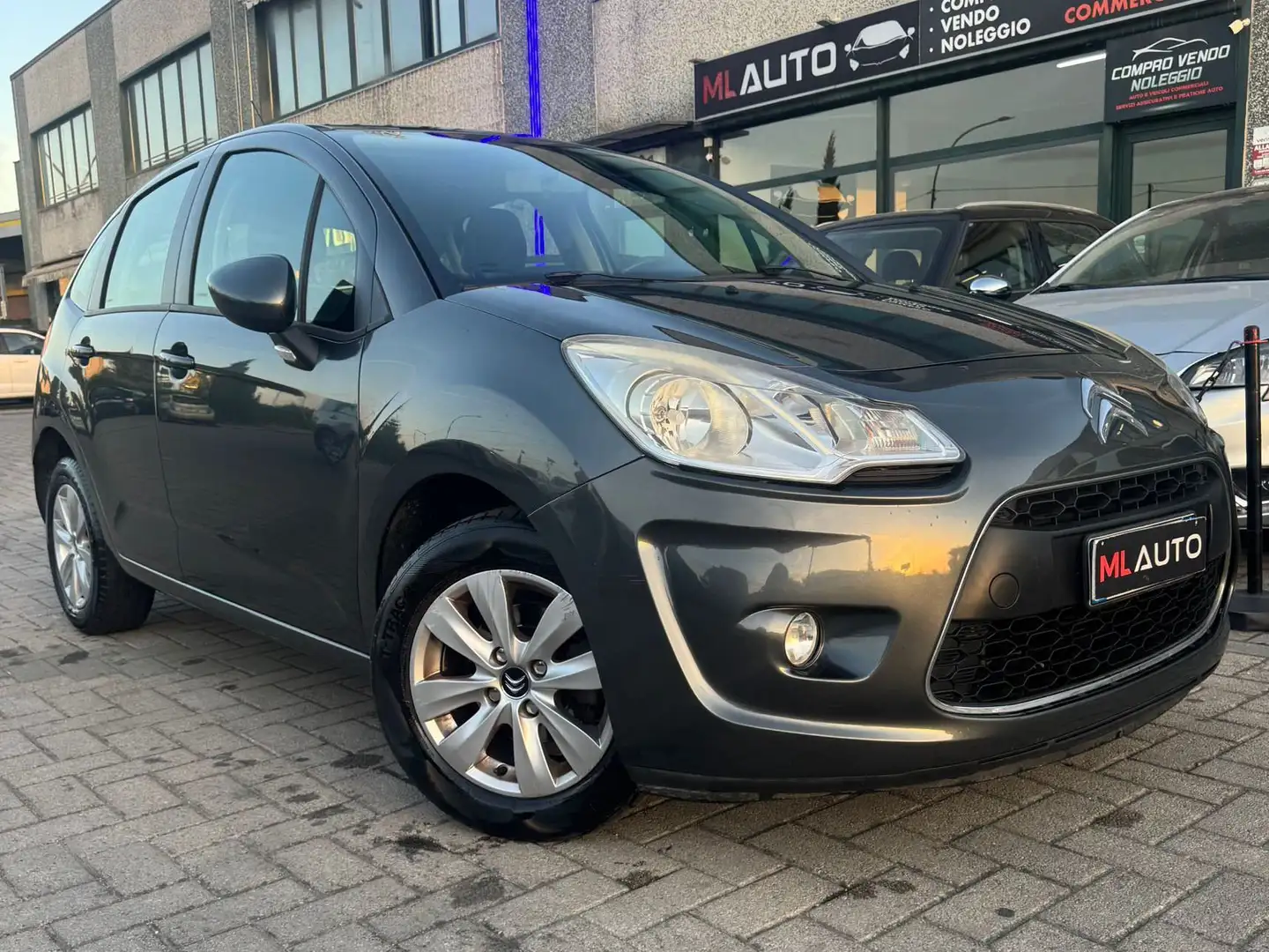 Citroen C3 C3 1.1 Exclusive (exclusive style) Gris - 1