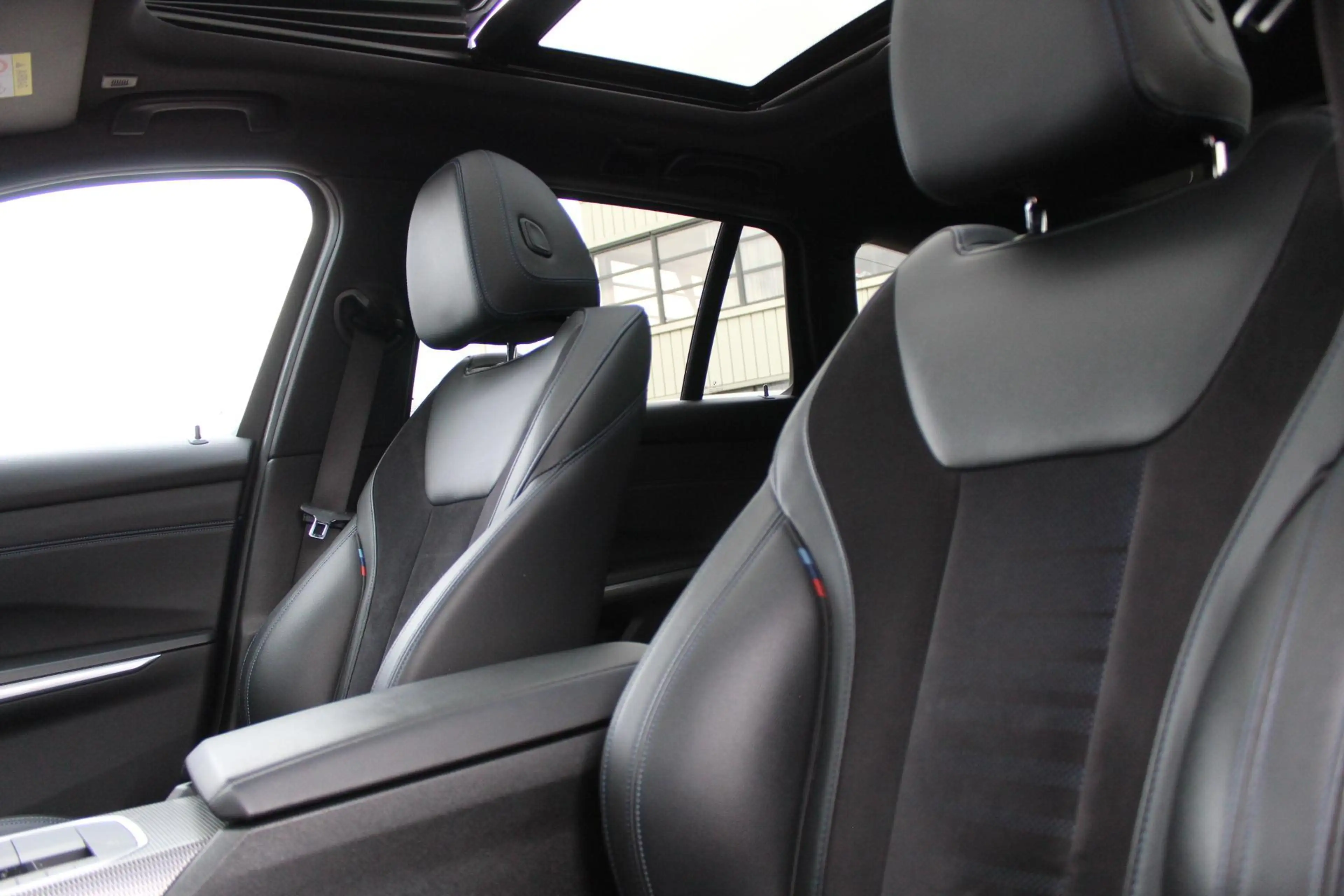 BMW 330 3-serie Touring 330i Introduction Executive Editio — photo 14