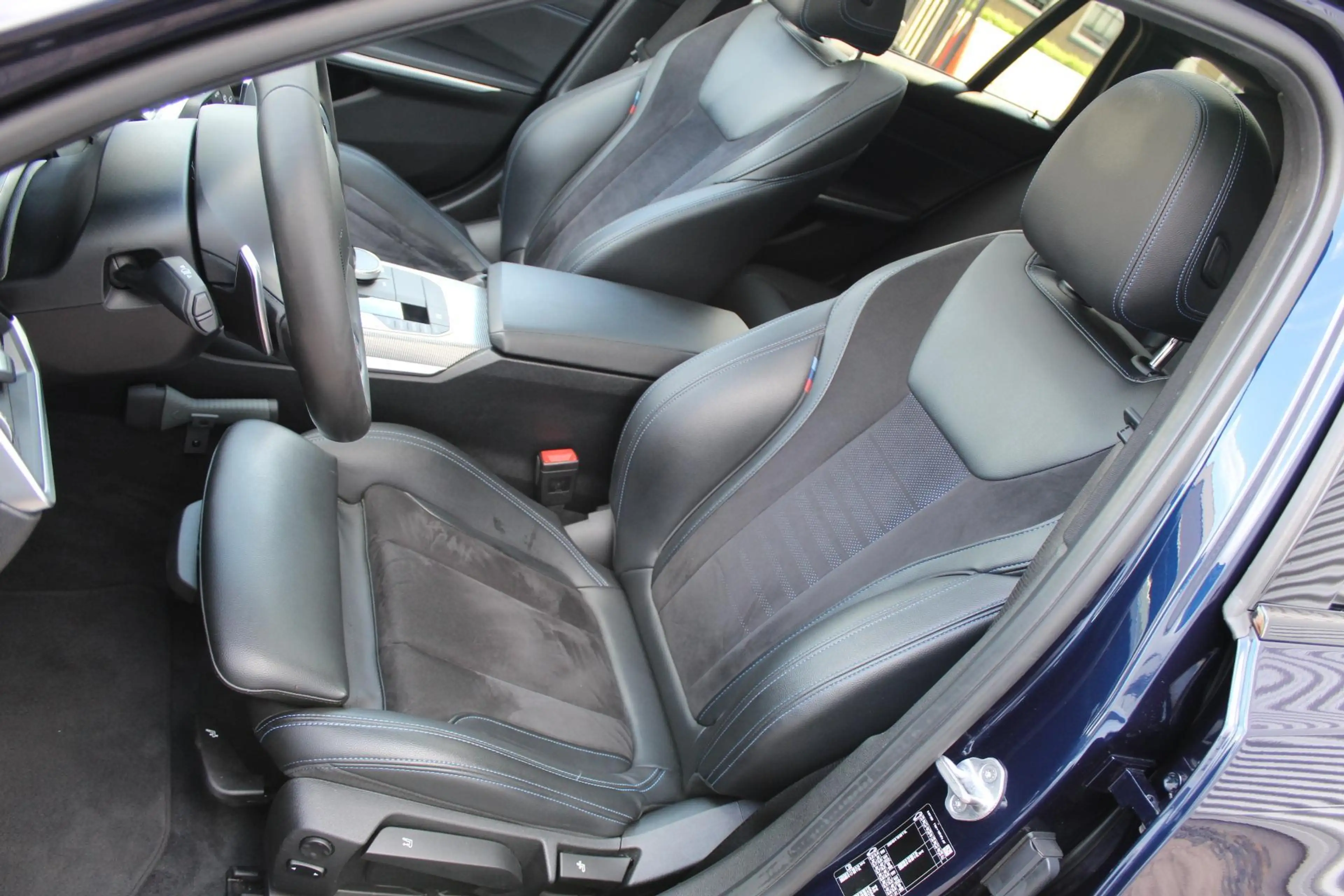BMW 330 3-serie Touring 330i Introduction Executive Editio — photo 11