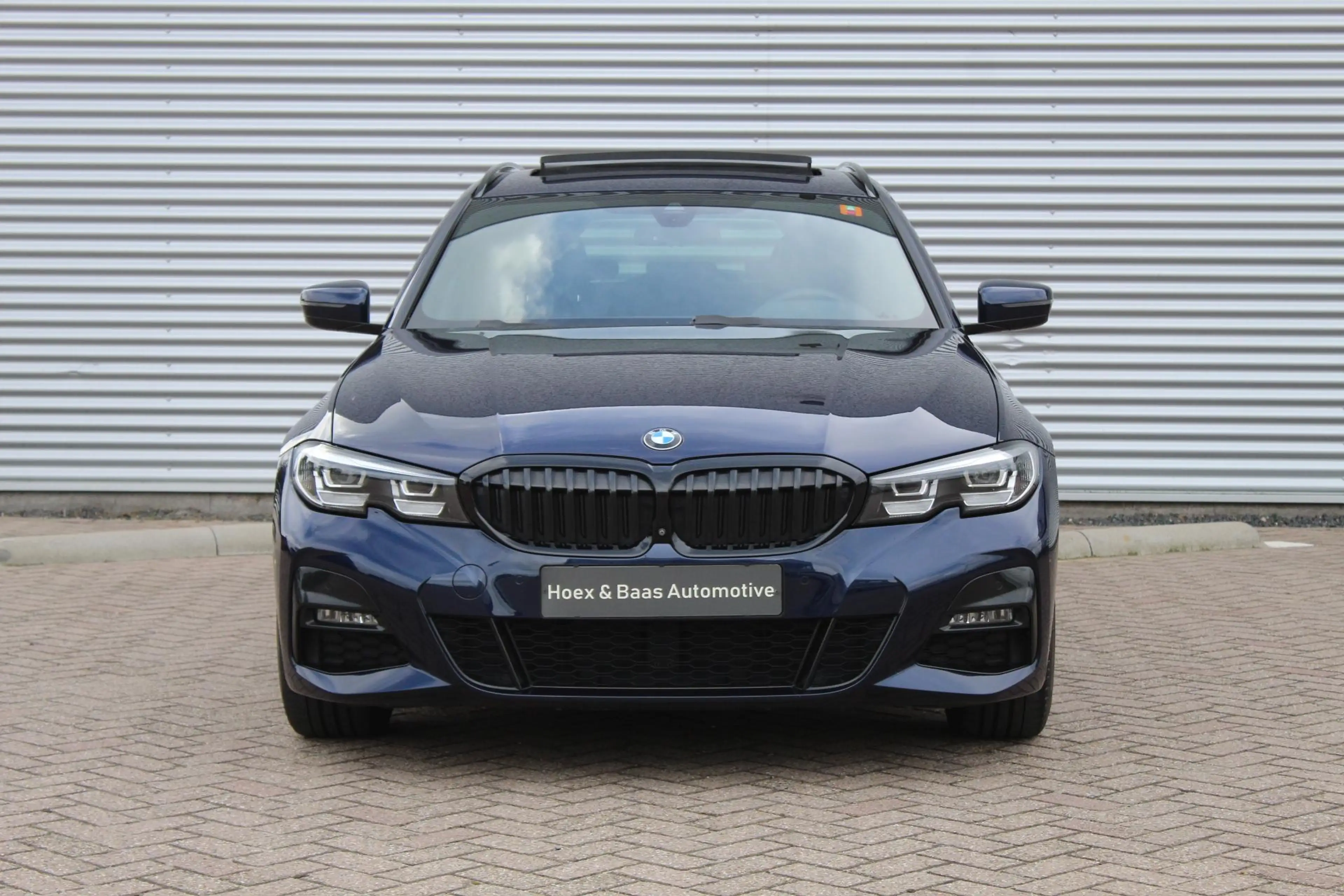 BMW 330 3-serie Touring 330i Introduction Executive Editio — photo 2