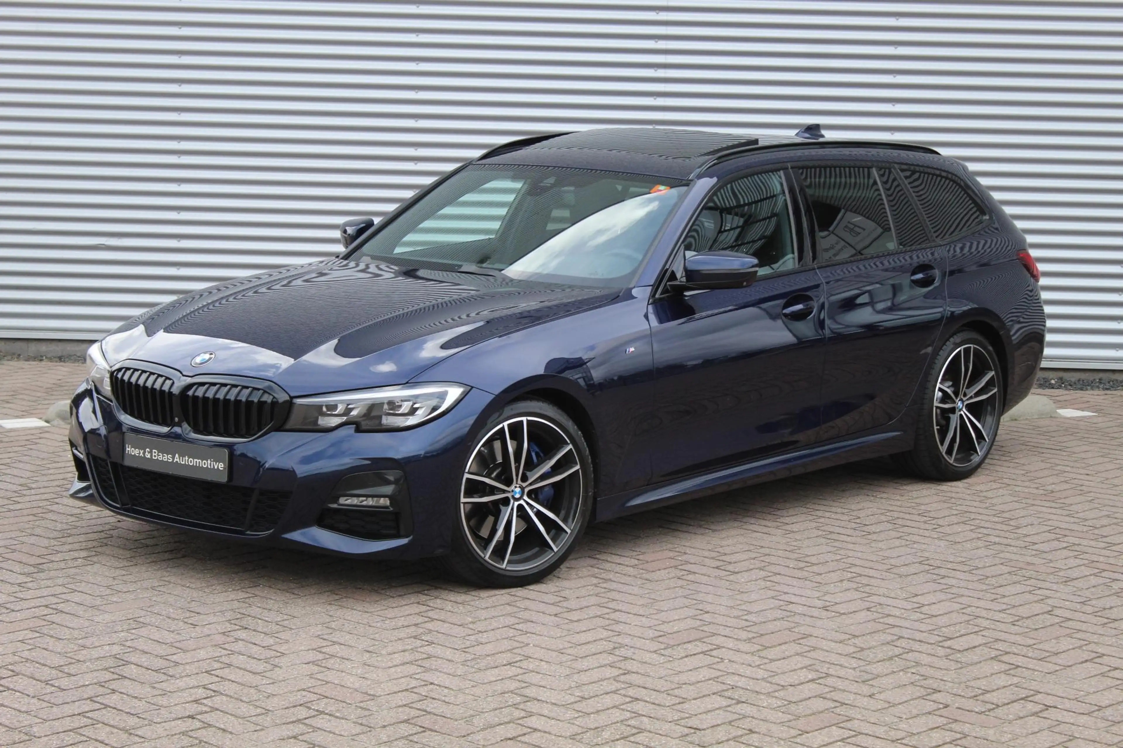 BMW 330 3-serie Touring 330i Introduction Executive Editio — photo 3