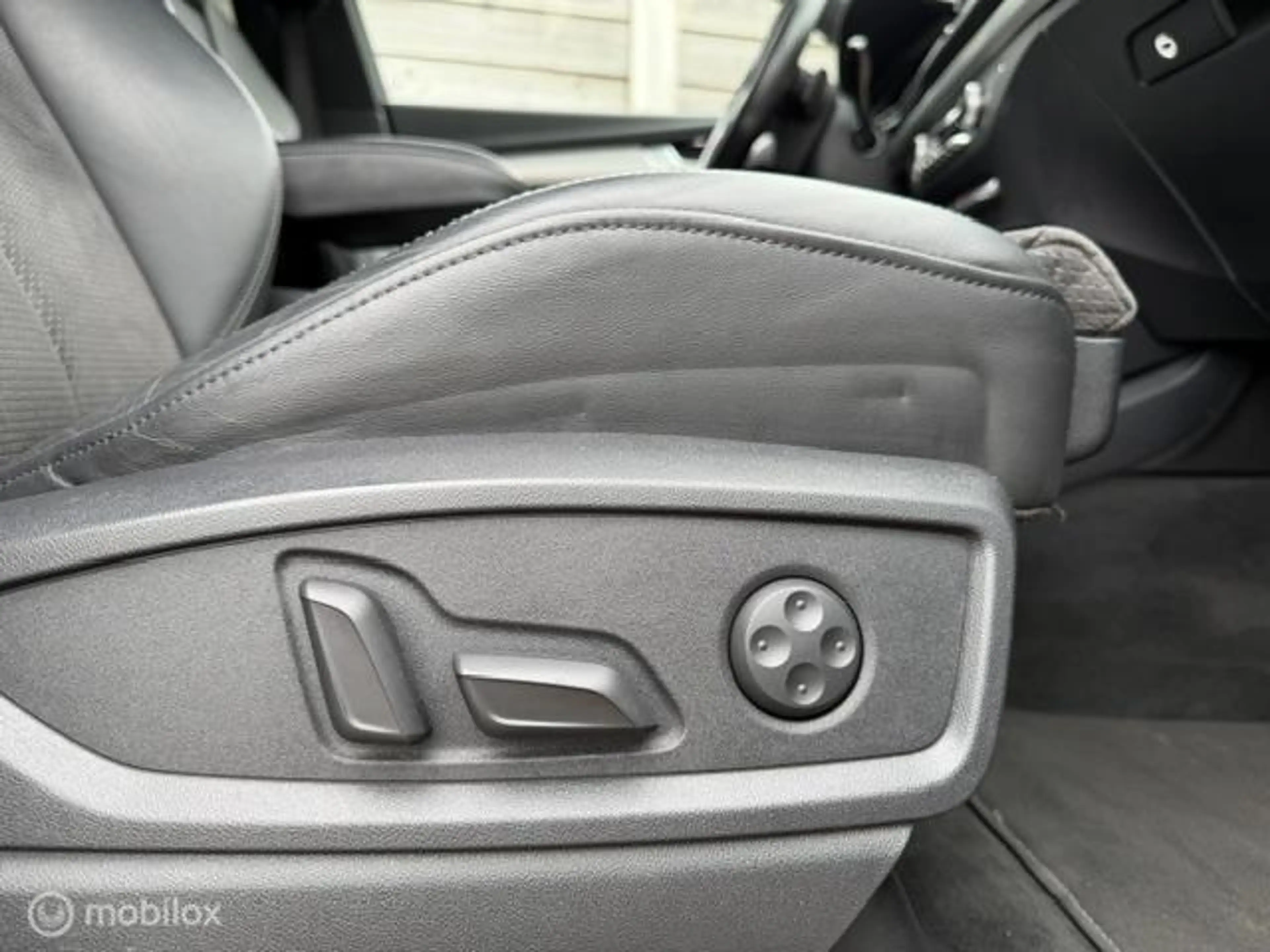Audi SQ5 3.0 TFSI SQ5 quattro ProLine Plus Trekhaak-Luchtve — photo 35