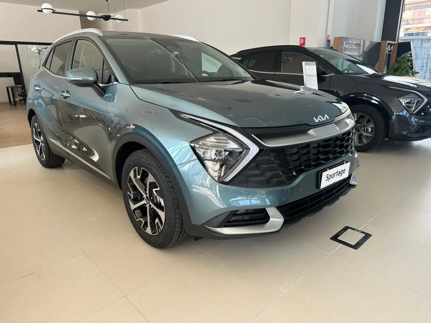 Kia Sportage 1.6 CRDi MHEV Style KM ZERO Gris - 1