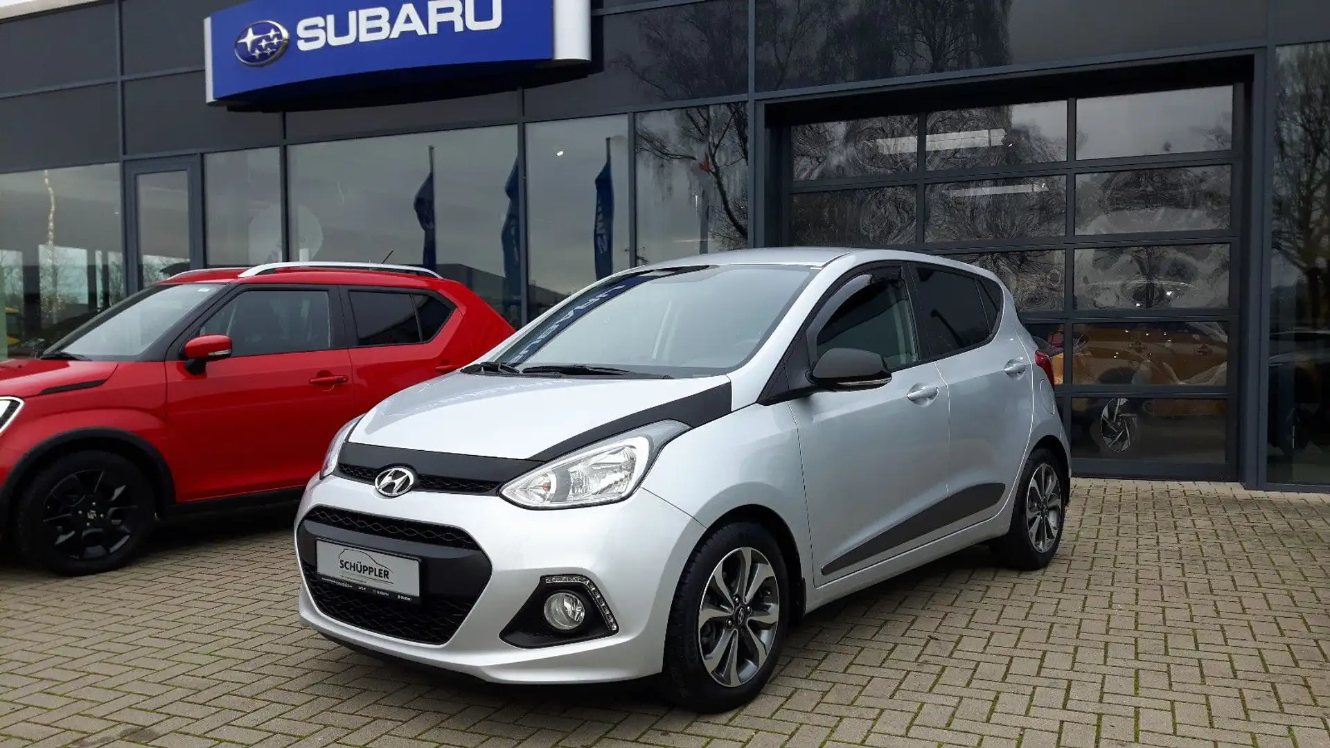 Hyundai i10 FIFA World Cup Edition Silber - 1
