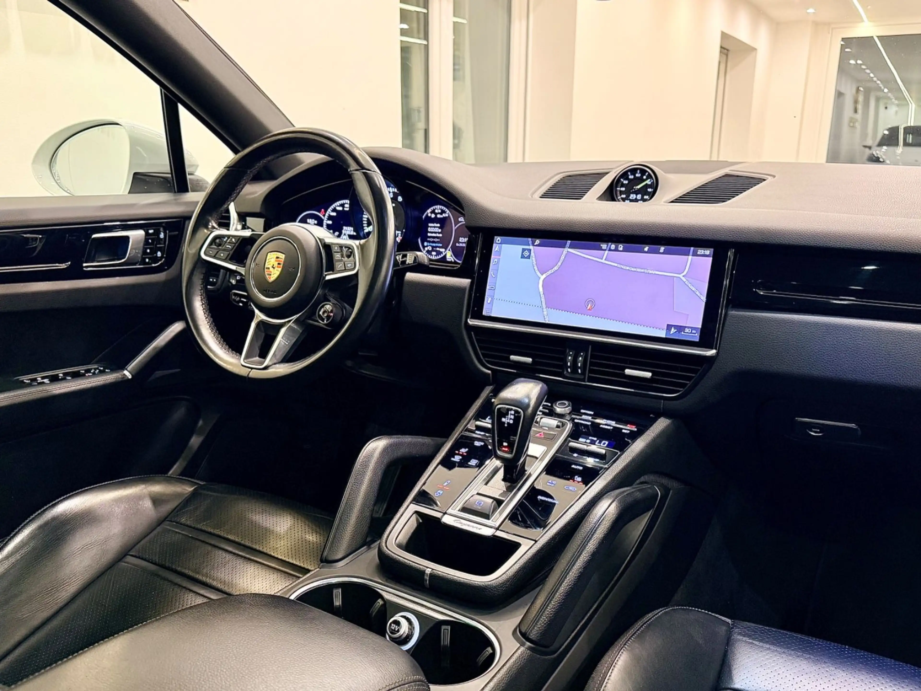 Porsche Cayenne Coupe E-Hybrid Approved Garantie Ahk — photo 10