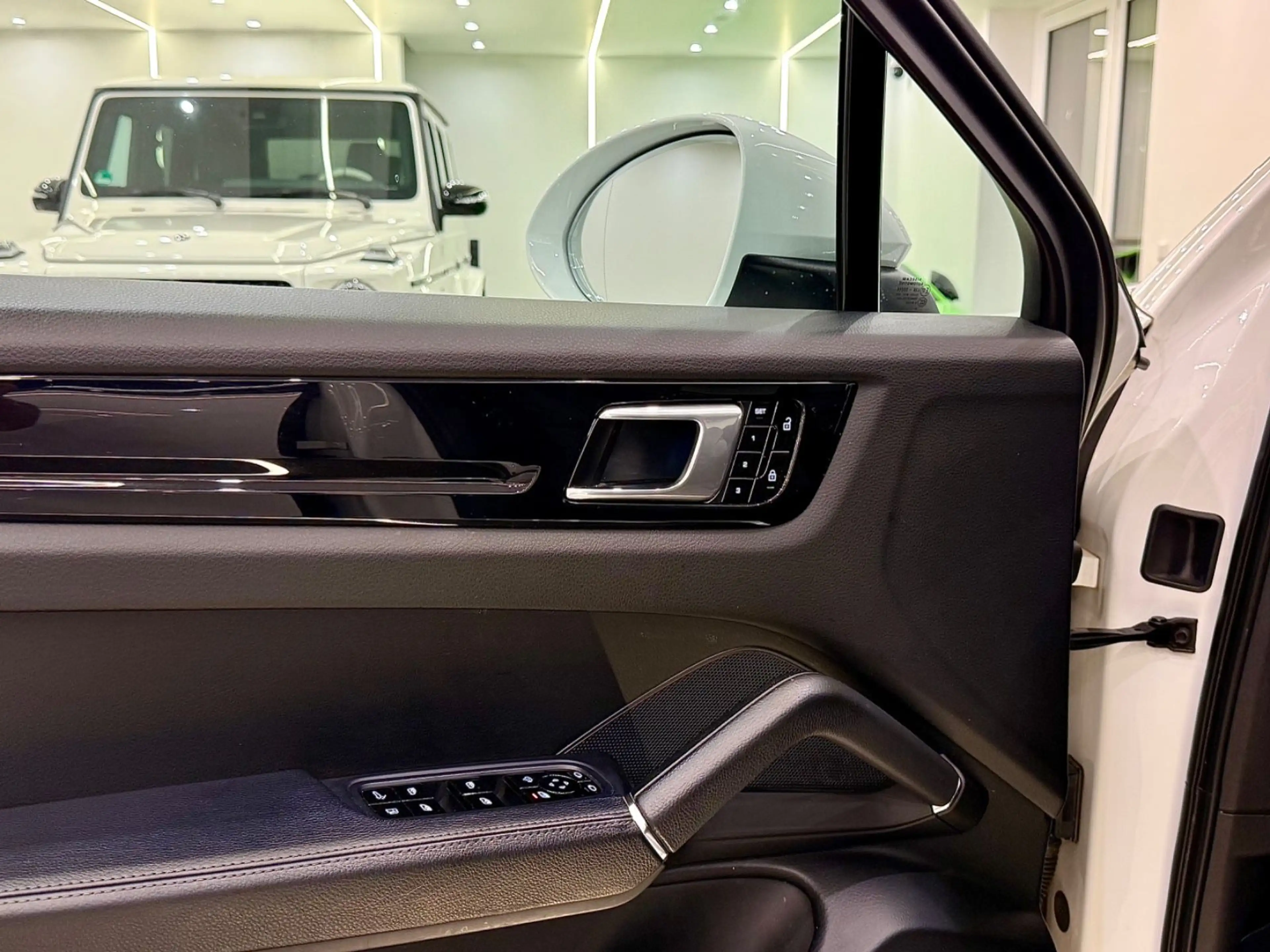 Porsche Cayenne Coupe E-Hybrid Approved Garantie Ahk — photo 14