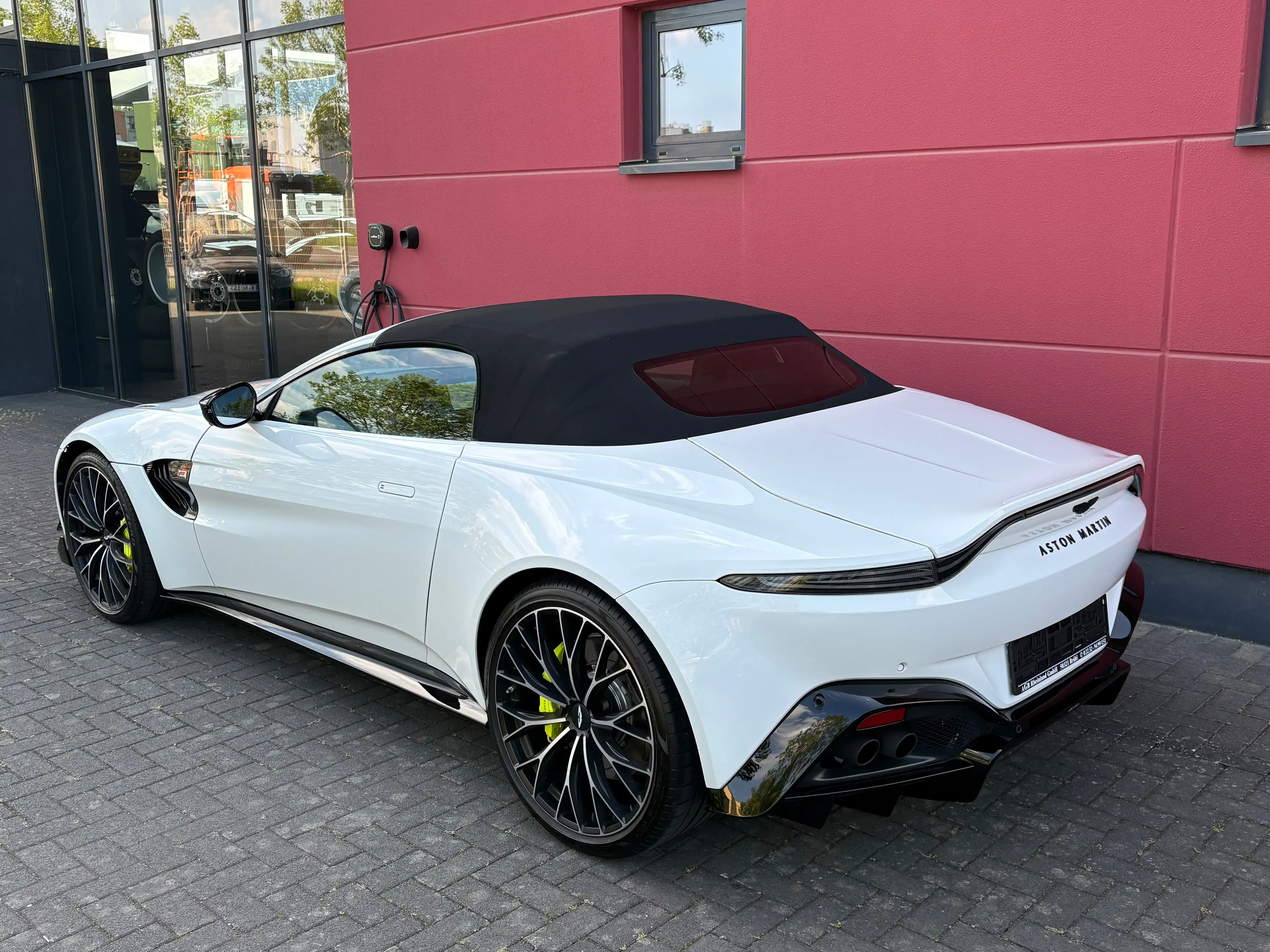 Aston Martin Vantage 4.0 V8 ROADSTER SONDERMODELL F1 EDITION 1HAND TOP* — photo 2