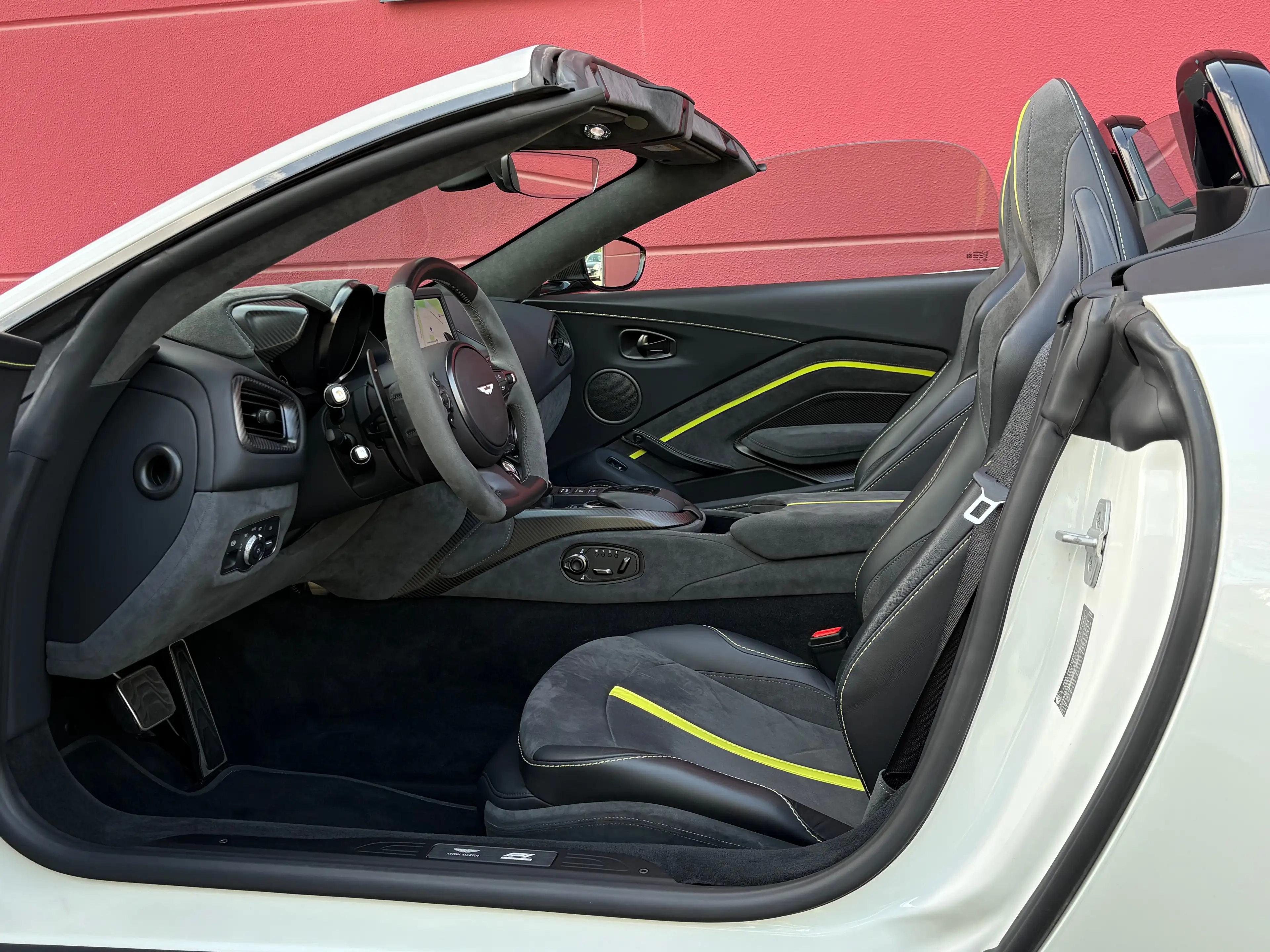 Aston Martin Vantage 4.0 V8 ROADSTER SONDERMODELL F1 EDITION 1HAND TOP* — photo 11