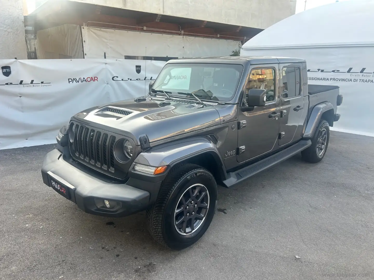 Jeep Gladiator 3.0 Diesel V6 Overland Grigio - 1