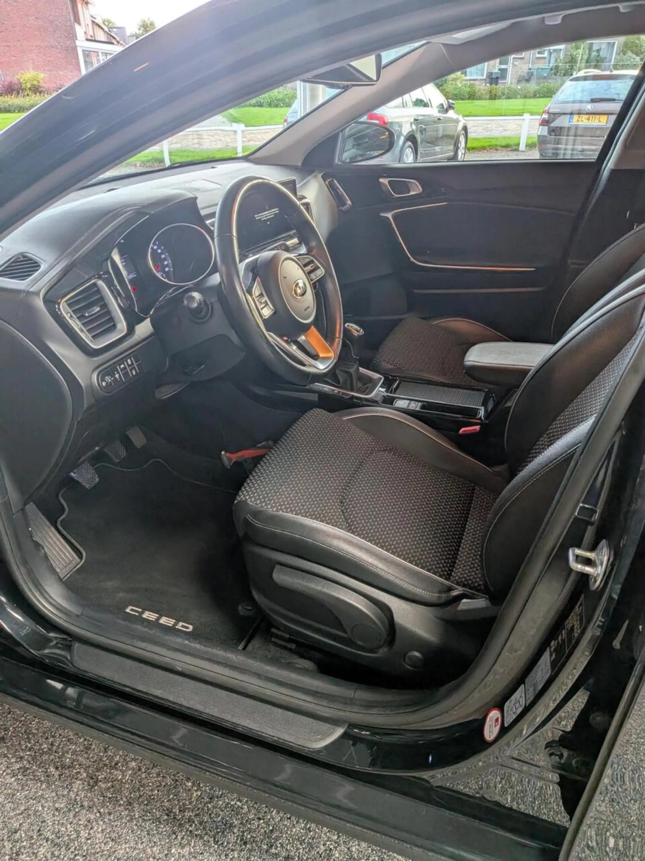 Kia Ceed / cee'd 1.0 T-GDi DynamicPlusLine — photo 10