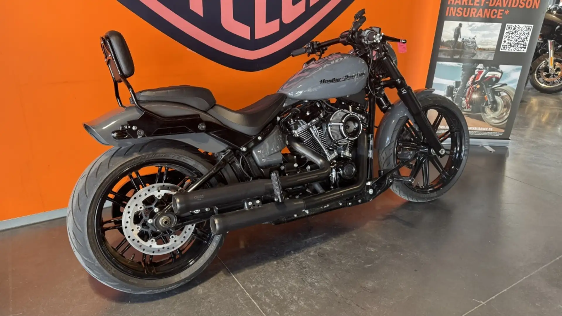 Harley-Davidson Breakout Chopper Gris - 2