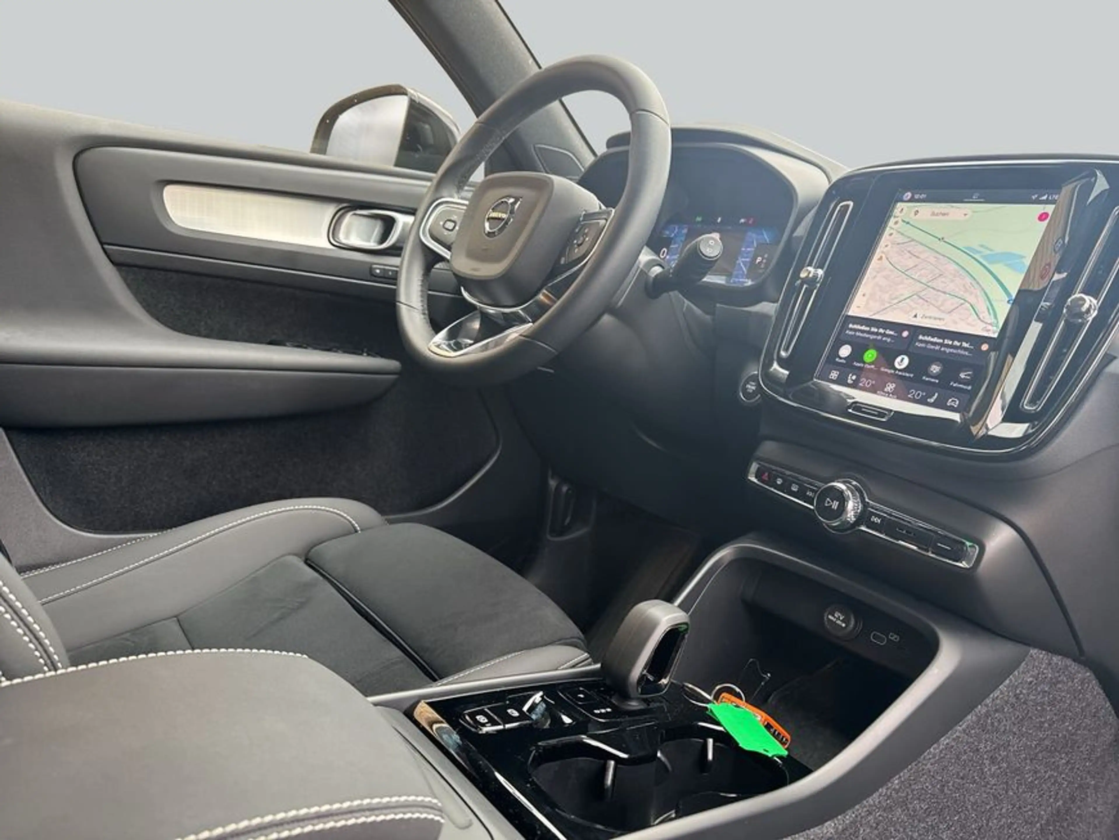 Volvo XC40 XC40 B3 B DKG Plus Black Edition — photo 15