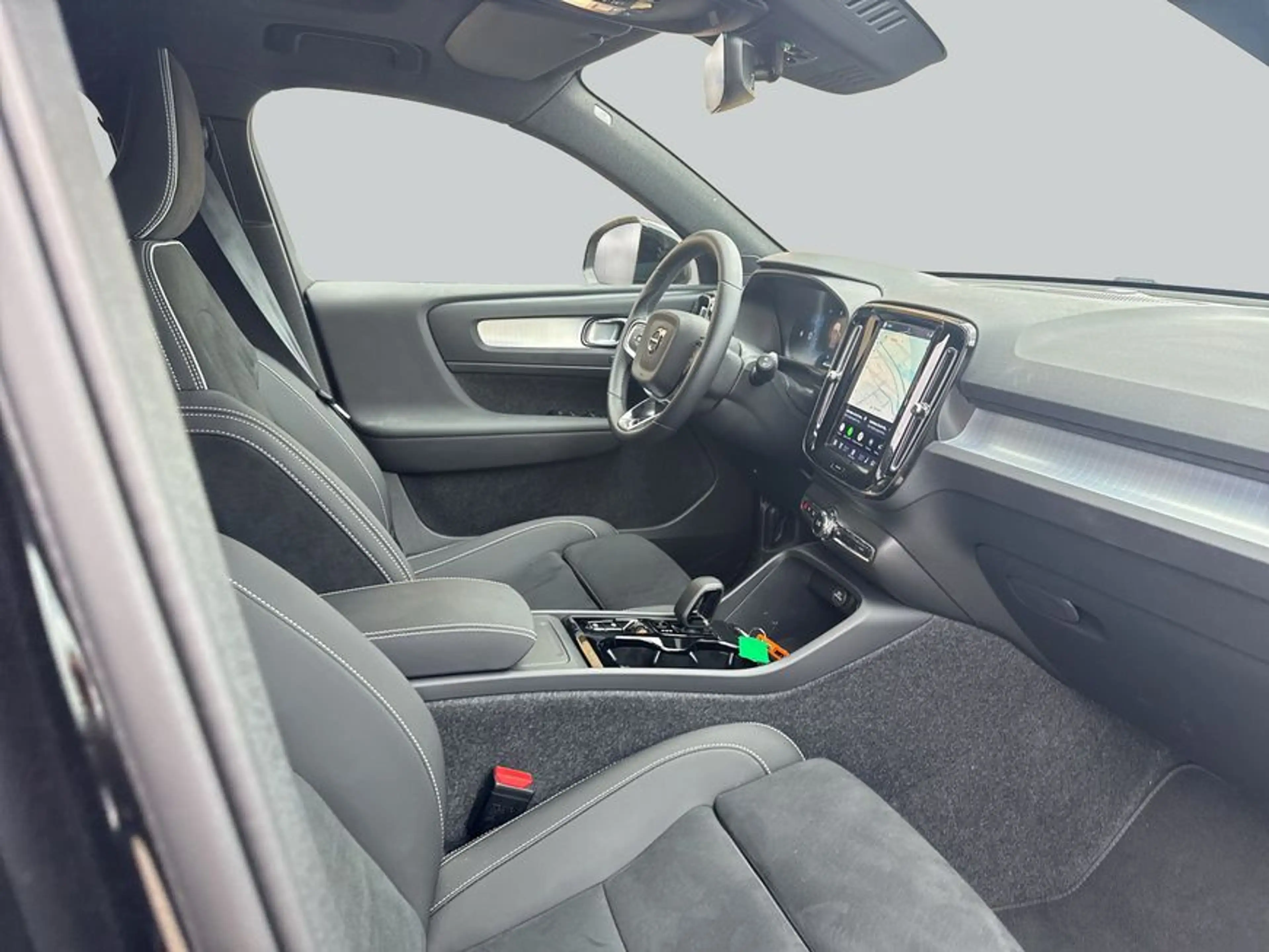 Volvo XC40 XC40 B3 B DKG Plus Black Edition — photo 12