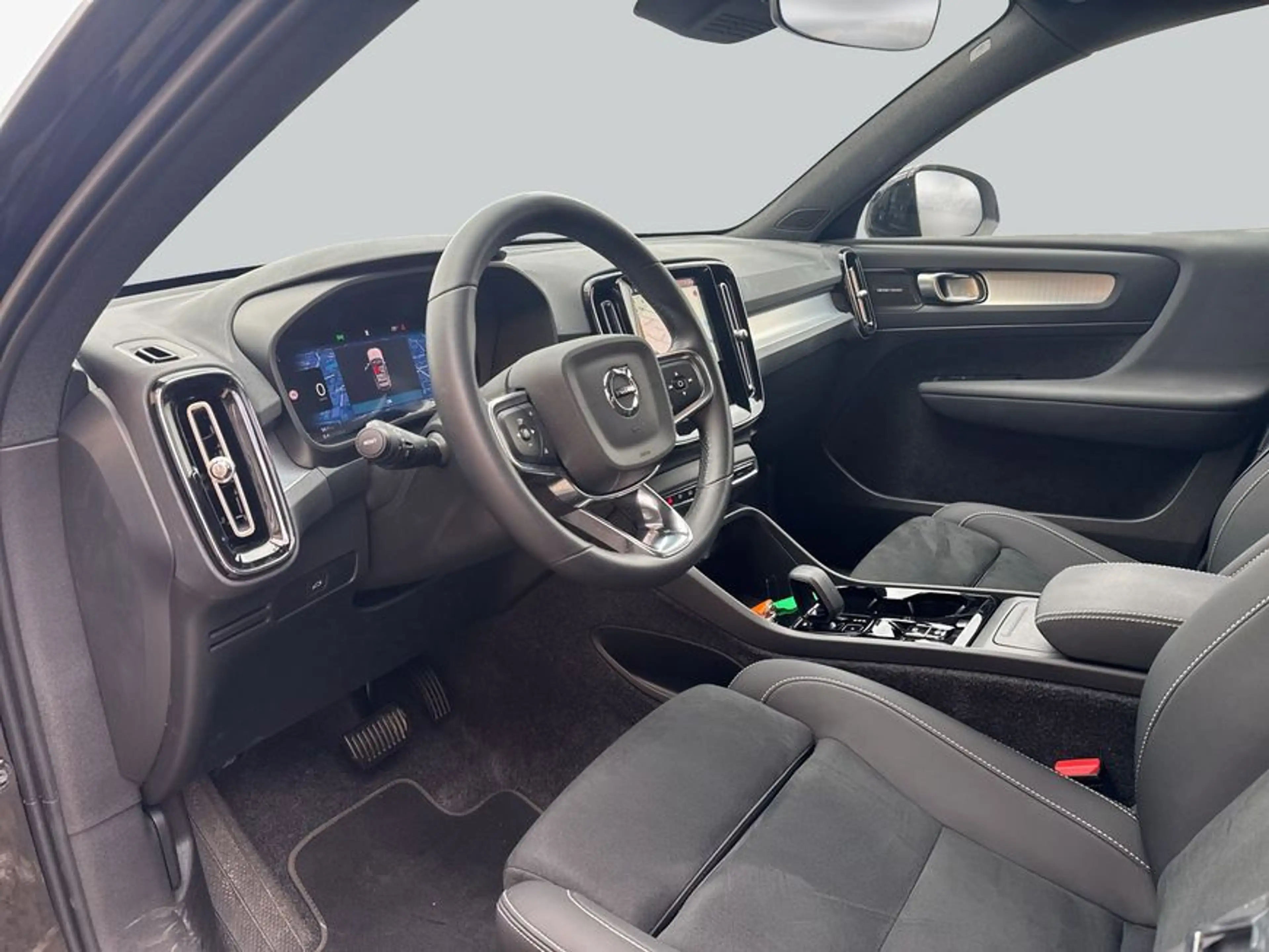 Volvo XC40 XC40 B3 B DKG Plus Black Edition — photo 10