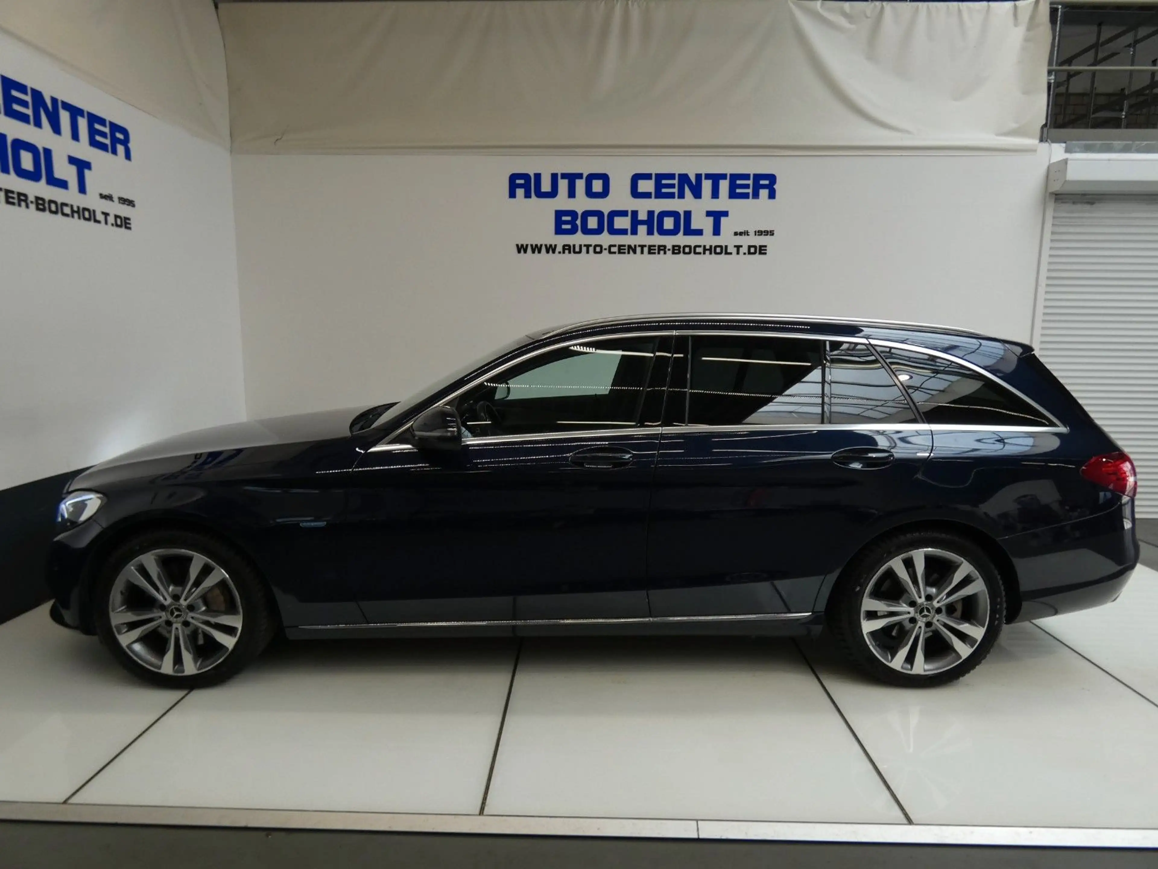 Mercedes-Benz C 350 e*Navi*Klimaaut*Parktronic*Sitzheizung*LM — photo 13