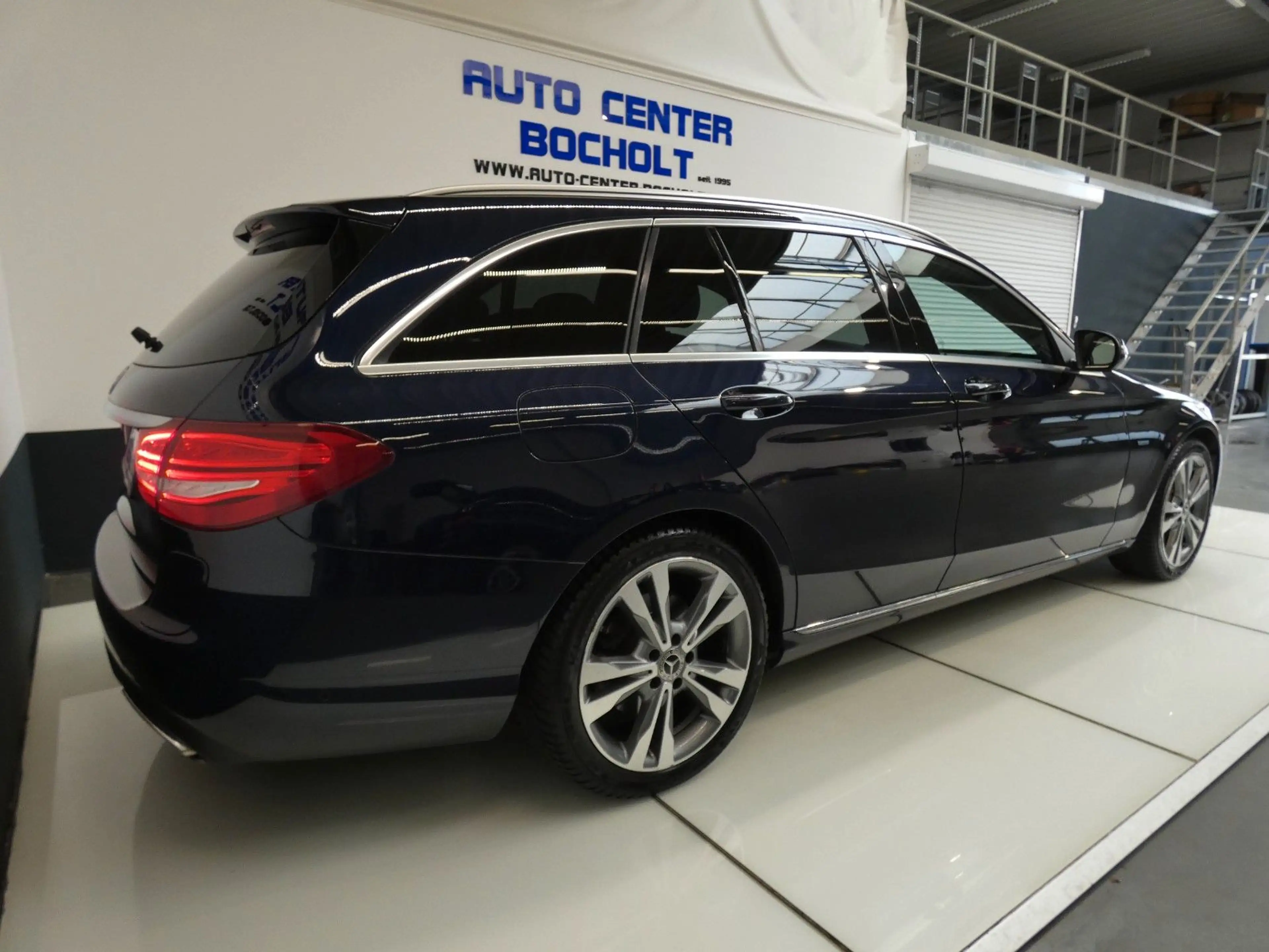 Mercedes-Benz C 350 e*Navi*Klimaaut*Parktronic*Sitzheizung*LM — photo 9
