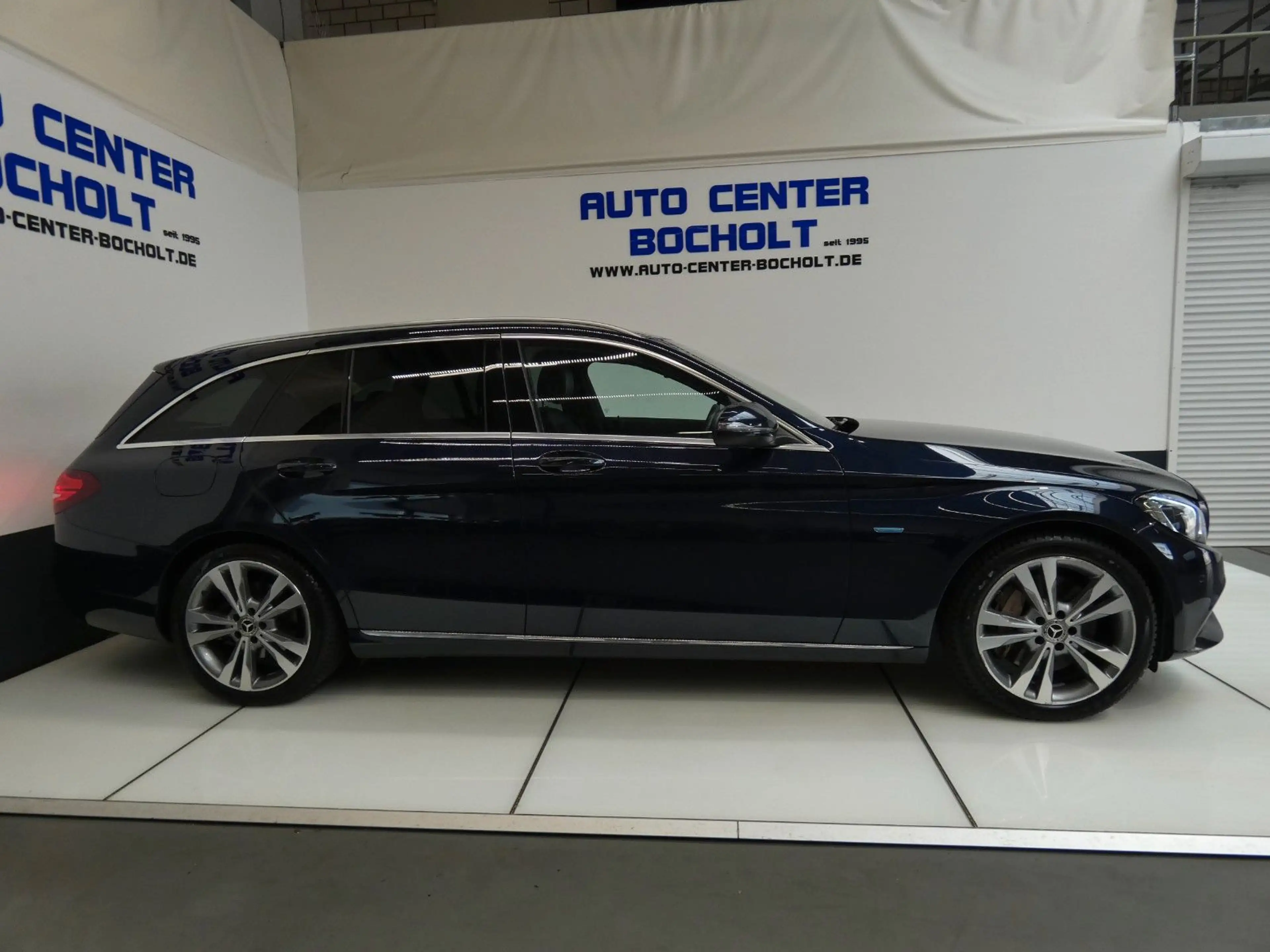 Mercedes-Benz C 350 e*Navi*Klimaaut*Parktronic*Sitzheizung*LM — photo 5