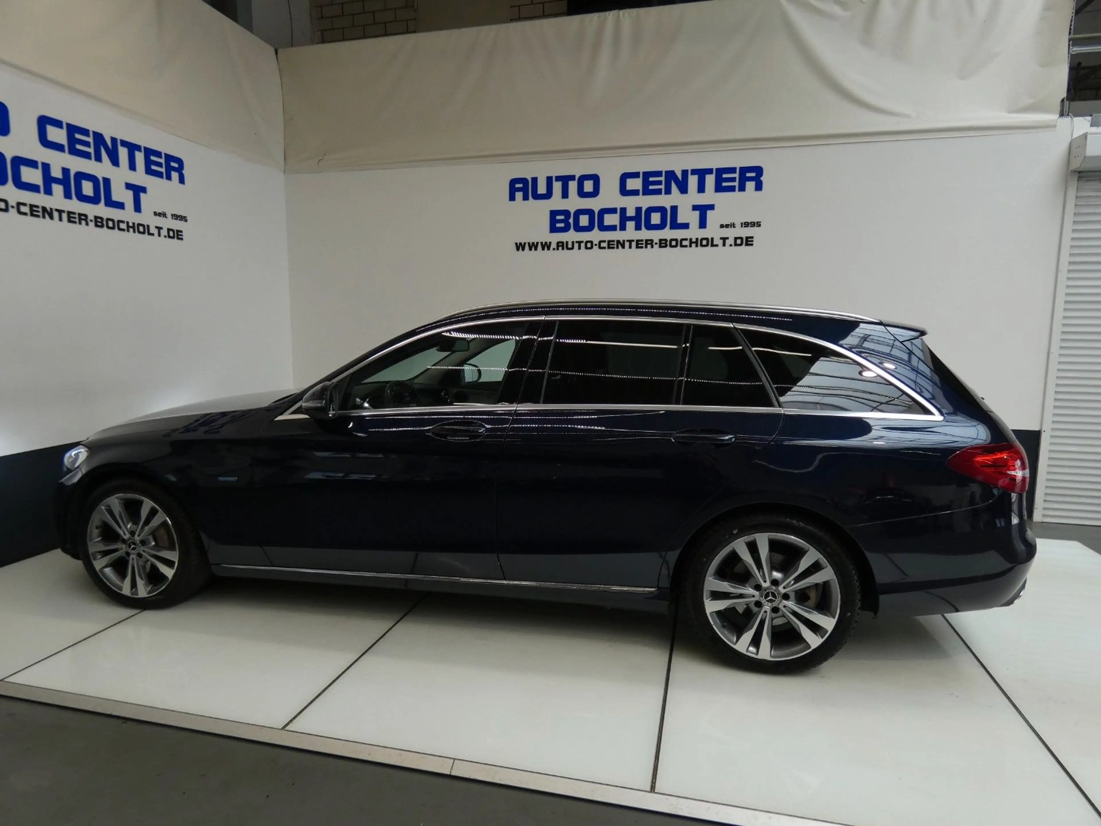 Mercedes-Benz C 350 e*Navi*Klimaaut*Parktronic*Sitzheizung*LM — photo 14