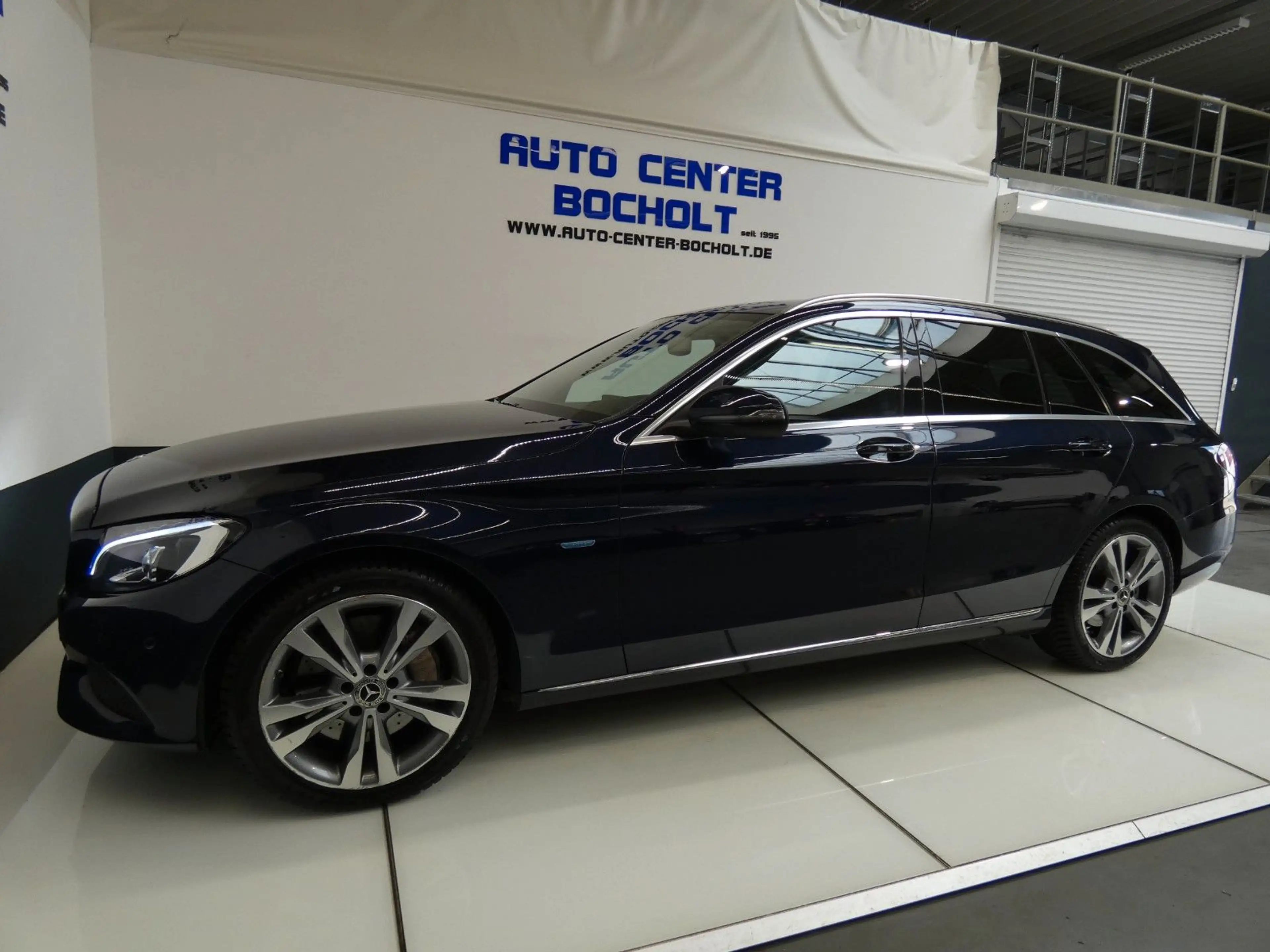 Mercedes-Benz C 350 e*Navi*Klimaaut*Parktronic*Sitzheizung*LM — photo 11