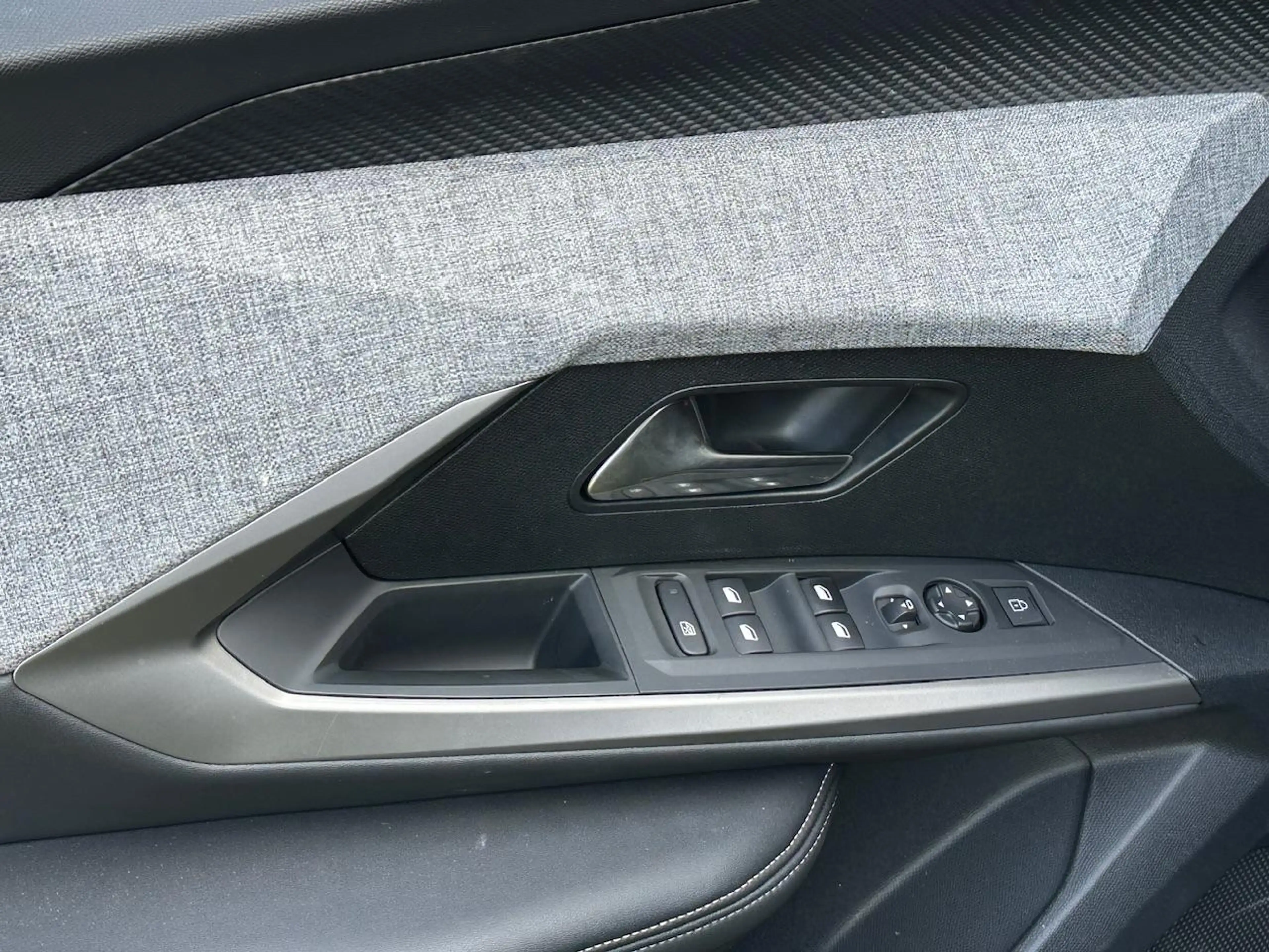 Peugeot 3008 1.2 HYBRID 136pk e-DCS6 Allure I Adaptieve Cruise — photo 27