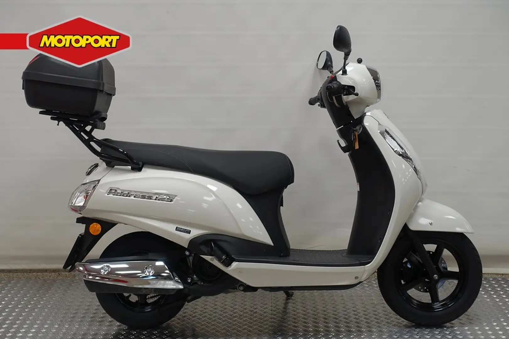 Suzuki Address 125 Zwart - 1