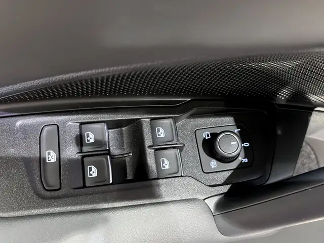 Volkswagen Tiguan view 15