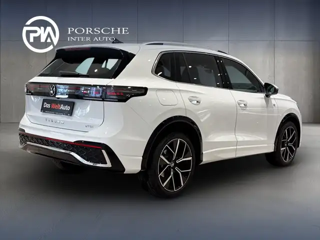 Volkswagen Tiguan view 4