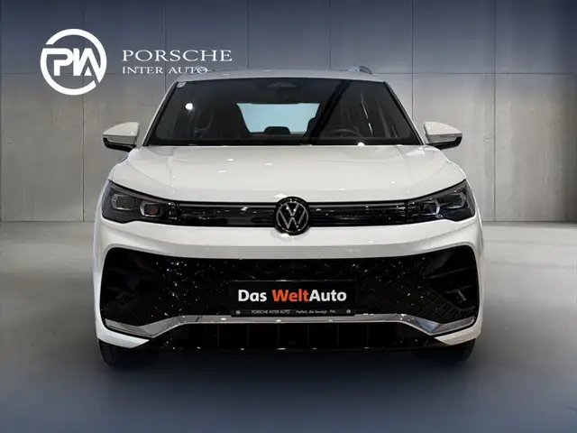 Volkswagen Tiguan view 2