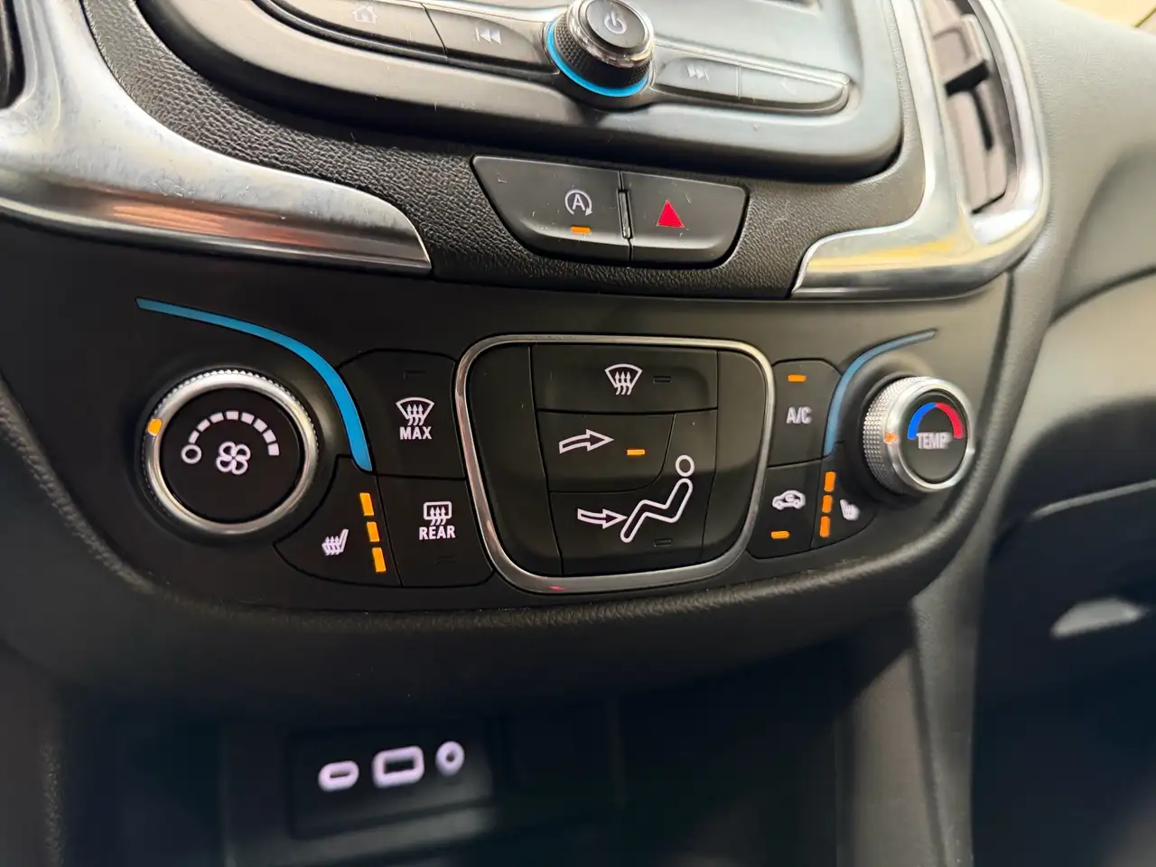 Chevrolet Equinox photo Chevrolet Equinox