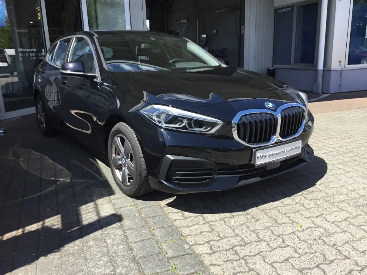 BMW 118 i 5-Türer Navi LED DAB SHZ Keyless PDC Modell Adva Schwarz - 2