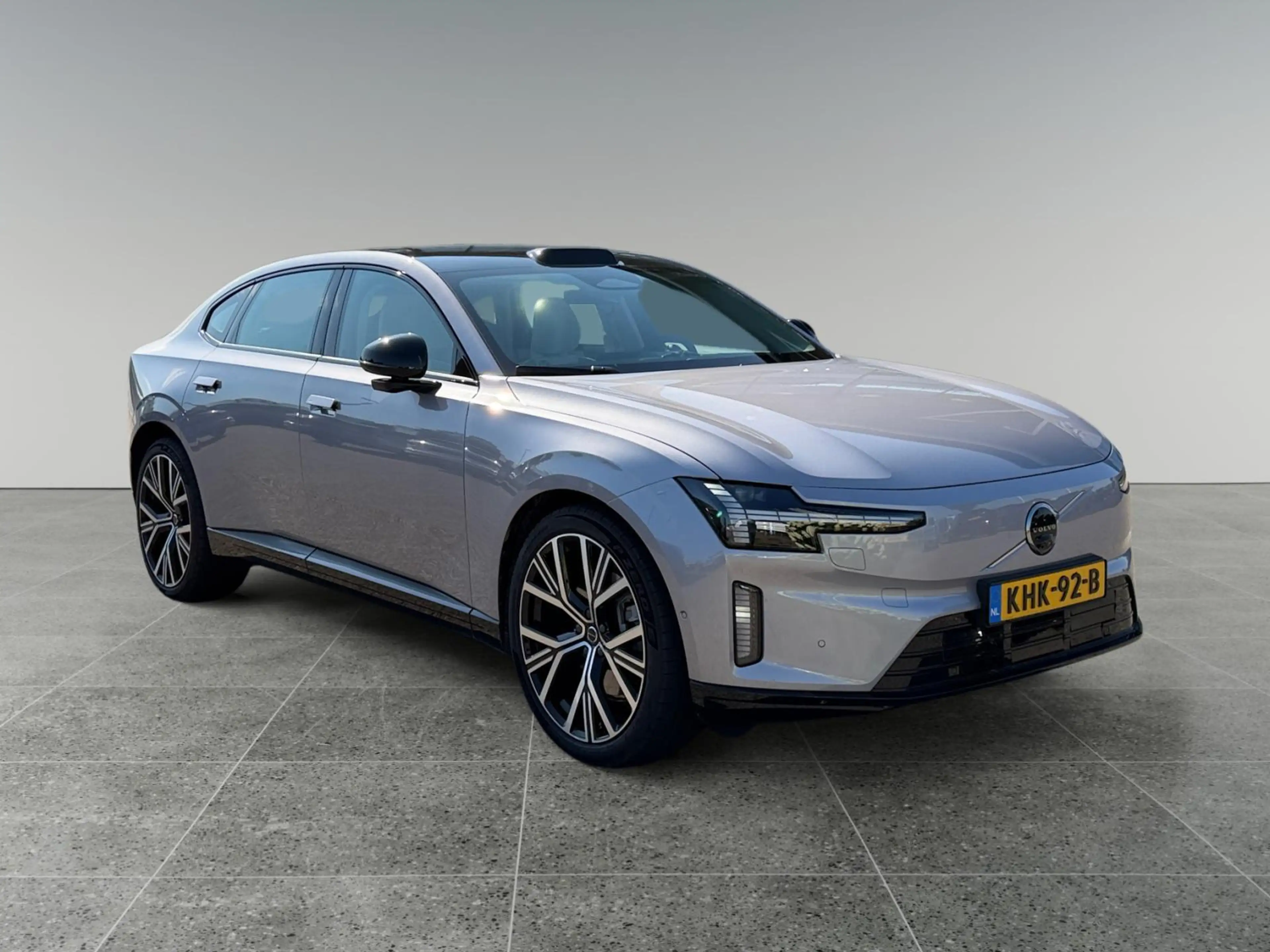 Volvo ES90 Single Motor Ext. R. Ultra Launch Edition 92 kWh — photo 3