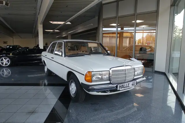 Mercedes-Benz 200 Limousine