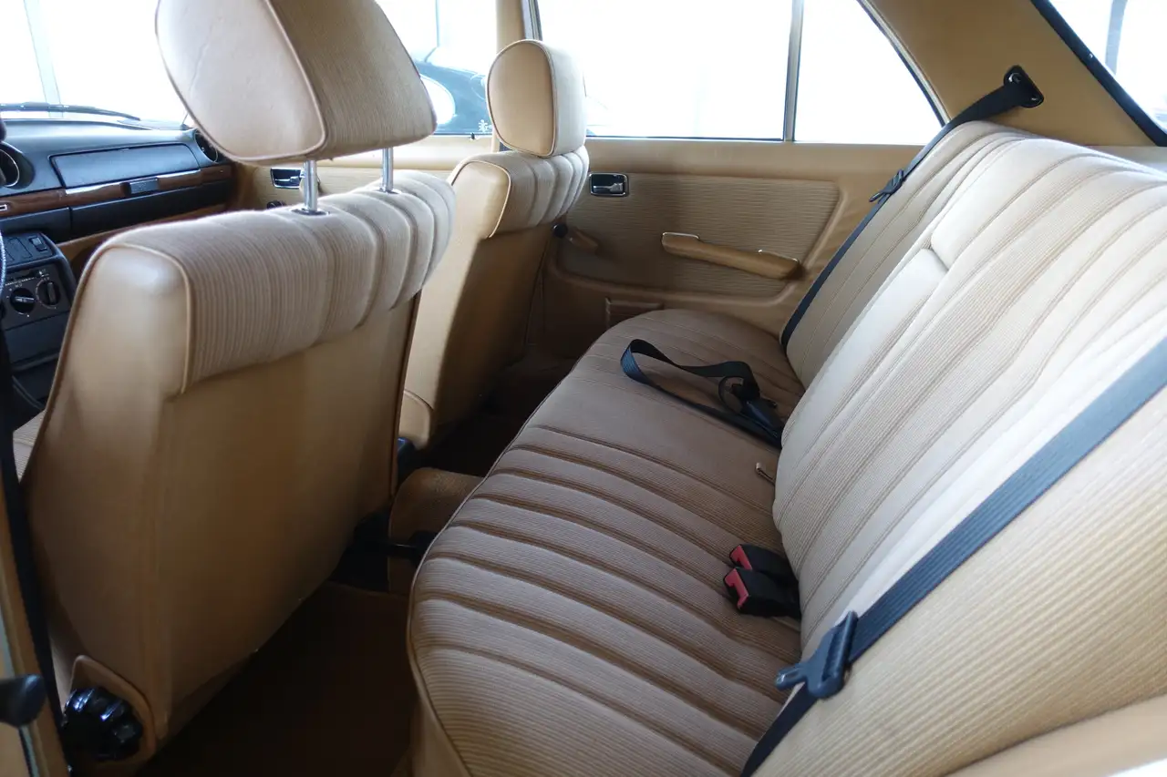 Mercedes-Benz 200 Limousine, foto 8