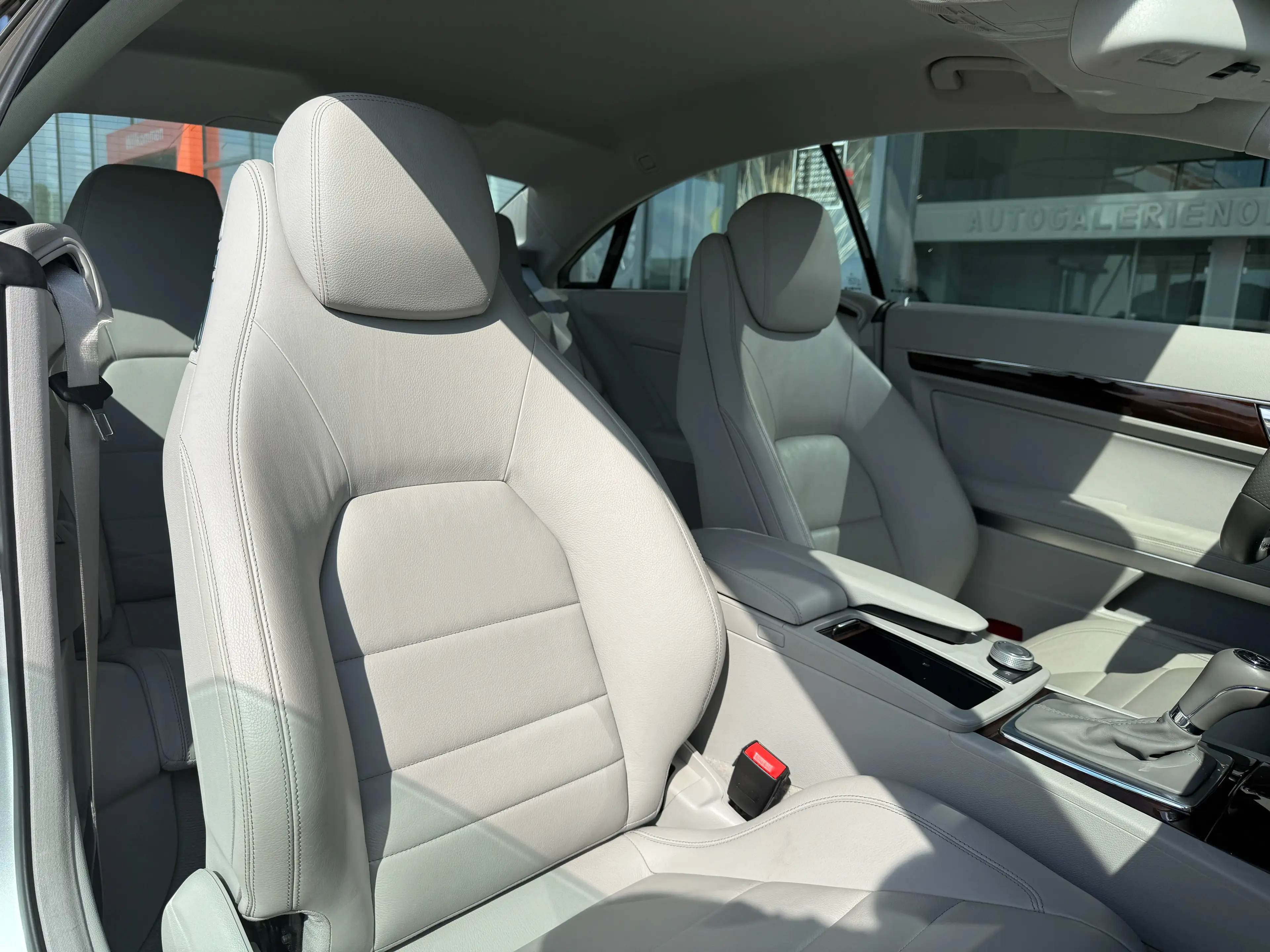 Mercedes-Benz E 350 E 350 Coupe AMG/VOLLEDER/NAVI/SHZ — photo 14
