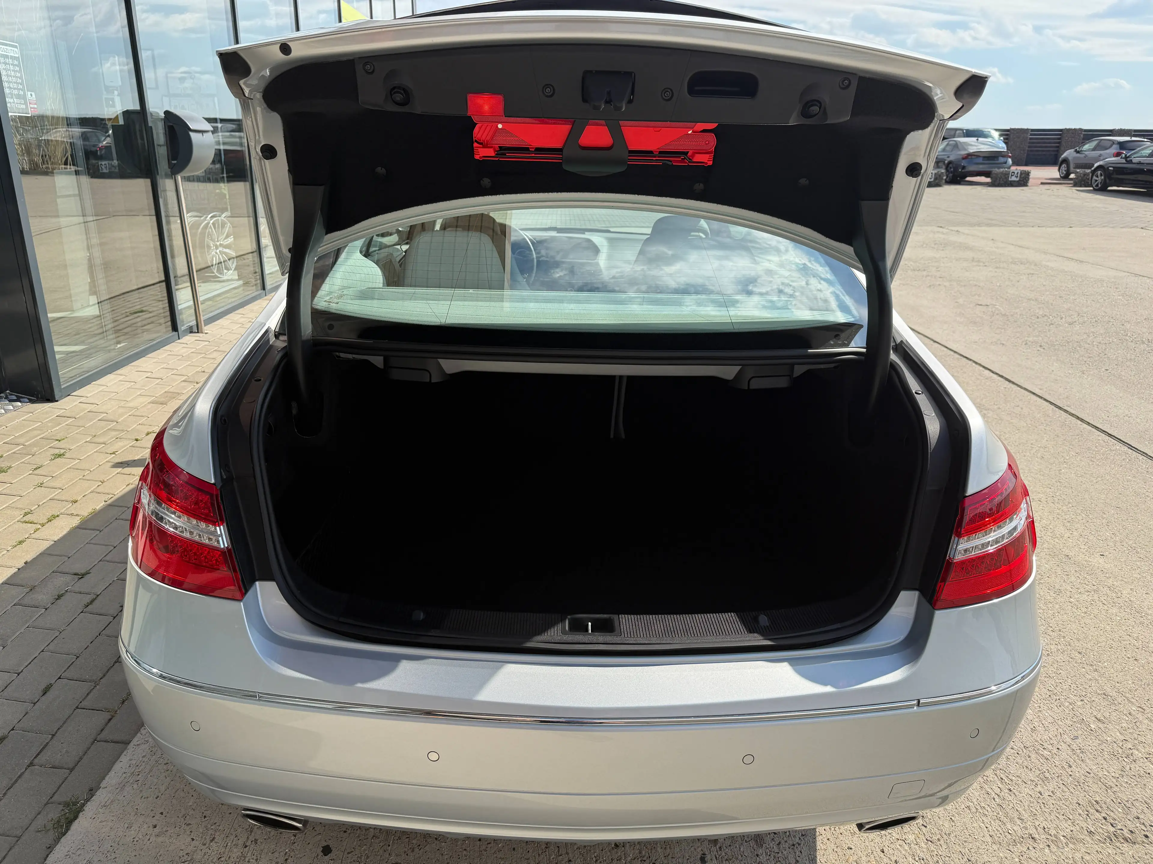 Mercedes-Benz E 350 E 350 Coupe AMG/VOLLEDER/NAVI/SHZ — photo 5