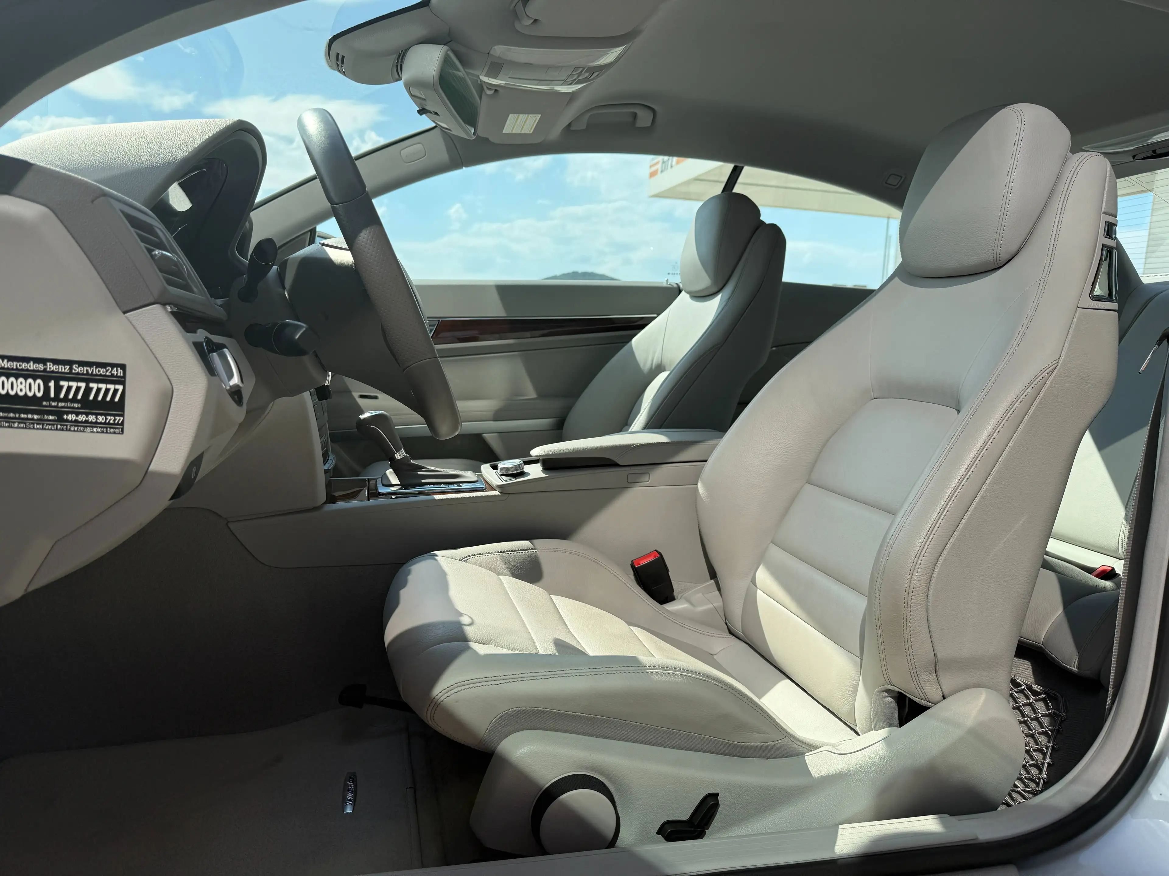 Mercedes-Benz E 350 E 350 Coupe AMG/VOLLEDER/NAVI/SHZ — photo 7