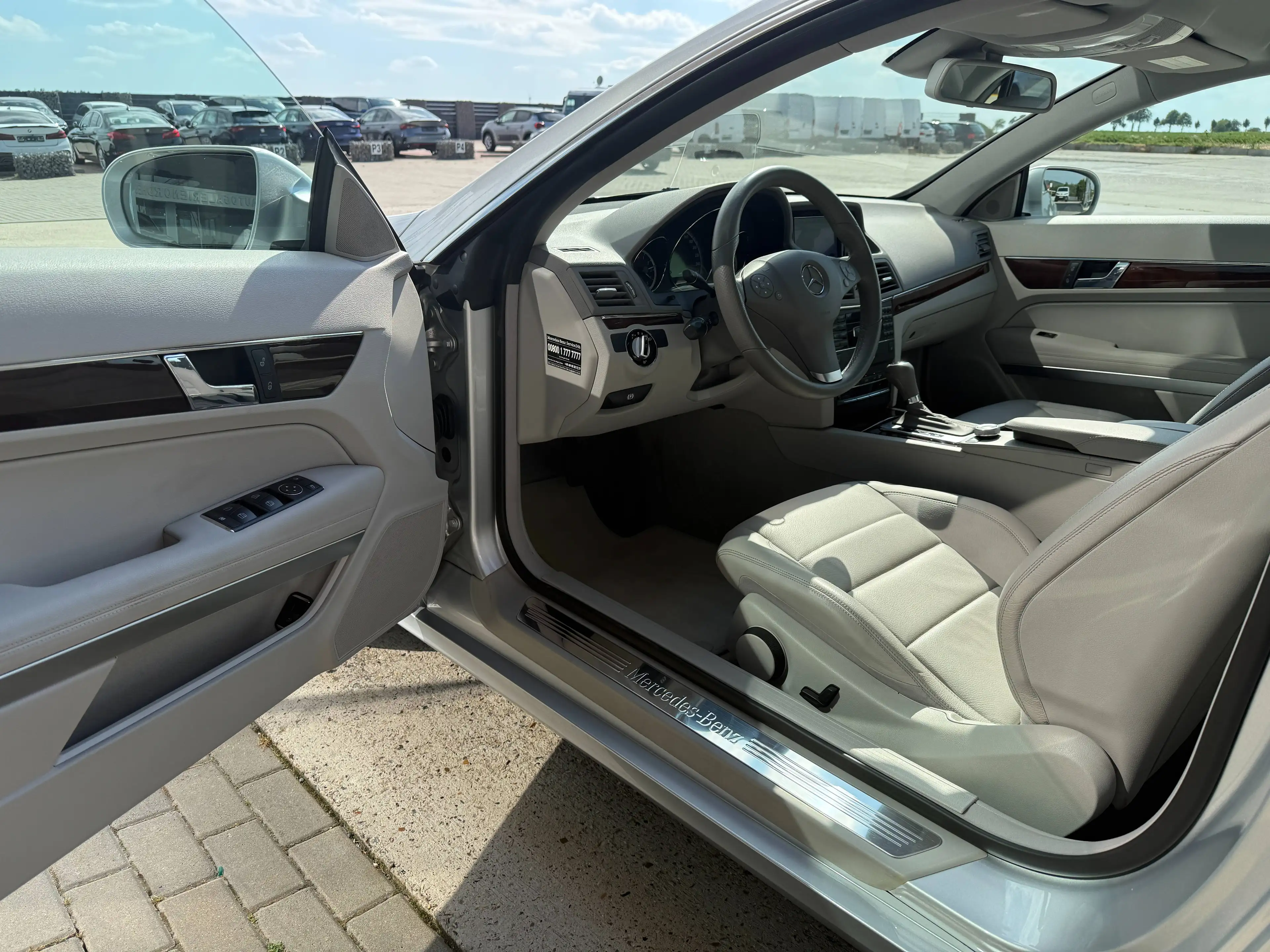 Mercedes-Benz E 350 E 350 Coupe AMG/VOLLEDER/NAVI/SHZ — photo 6
