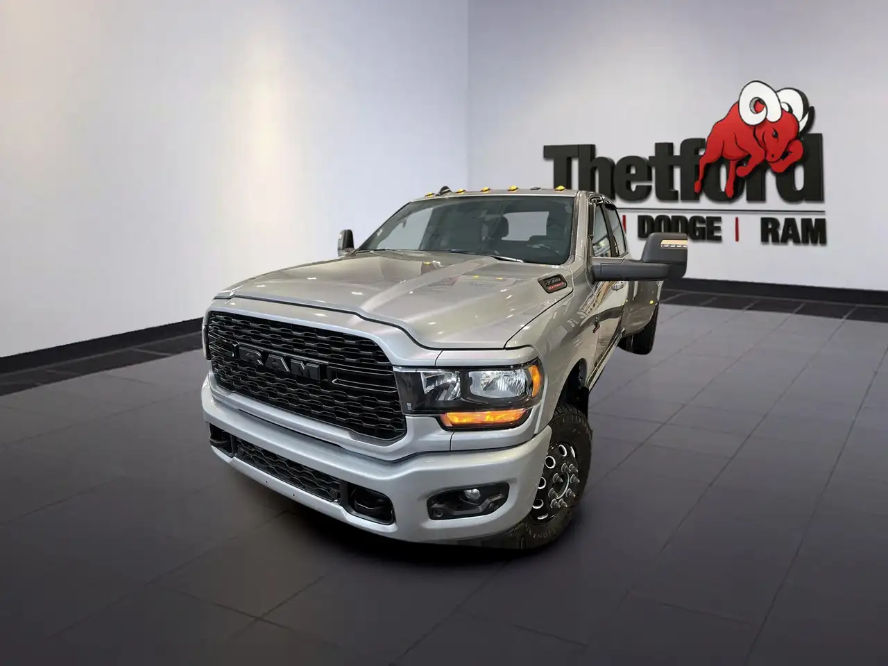 RAM 3500 снимка RAM 3500