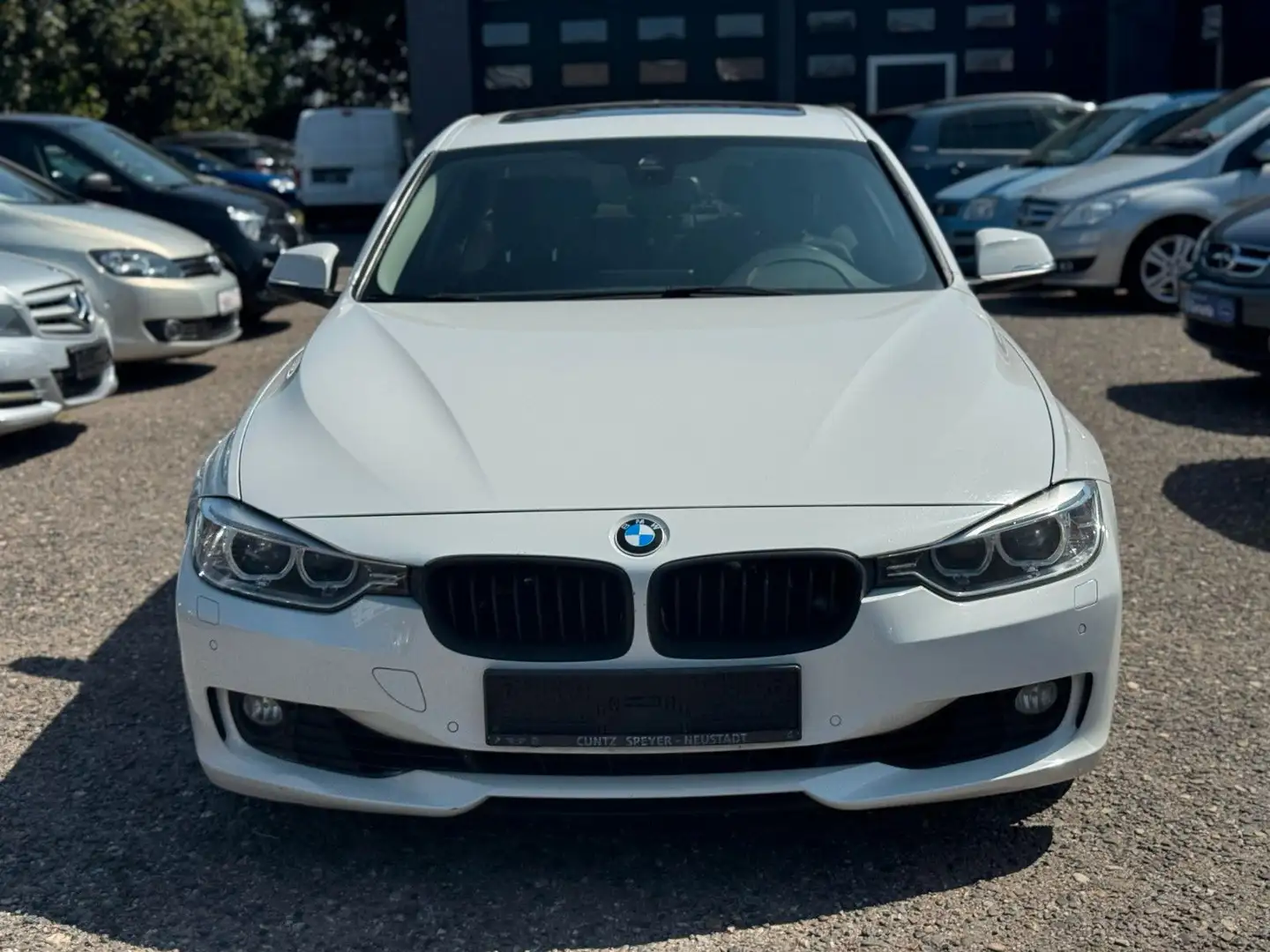 BMW 325 Baureihe 3 Lim. 325 d Blanc - 1