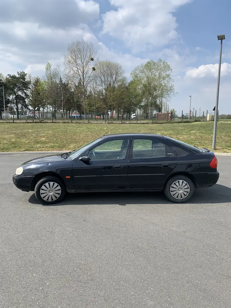 Ford Mondeo 16V CLX - 2