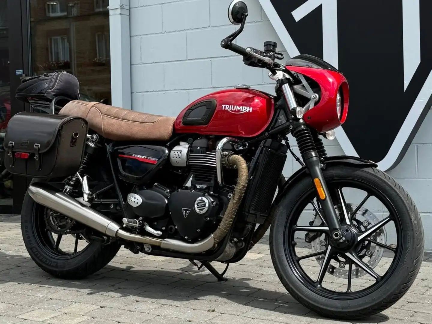 Triumph Street Twin 900 Rot - 2